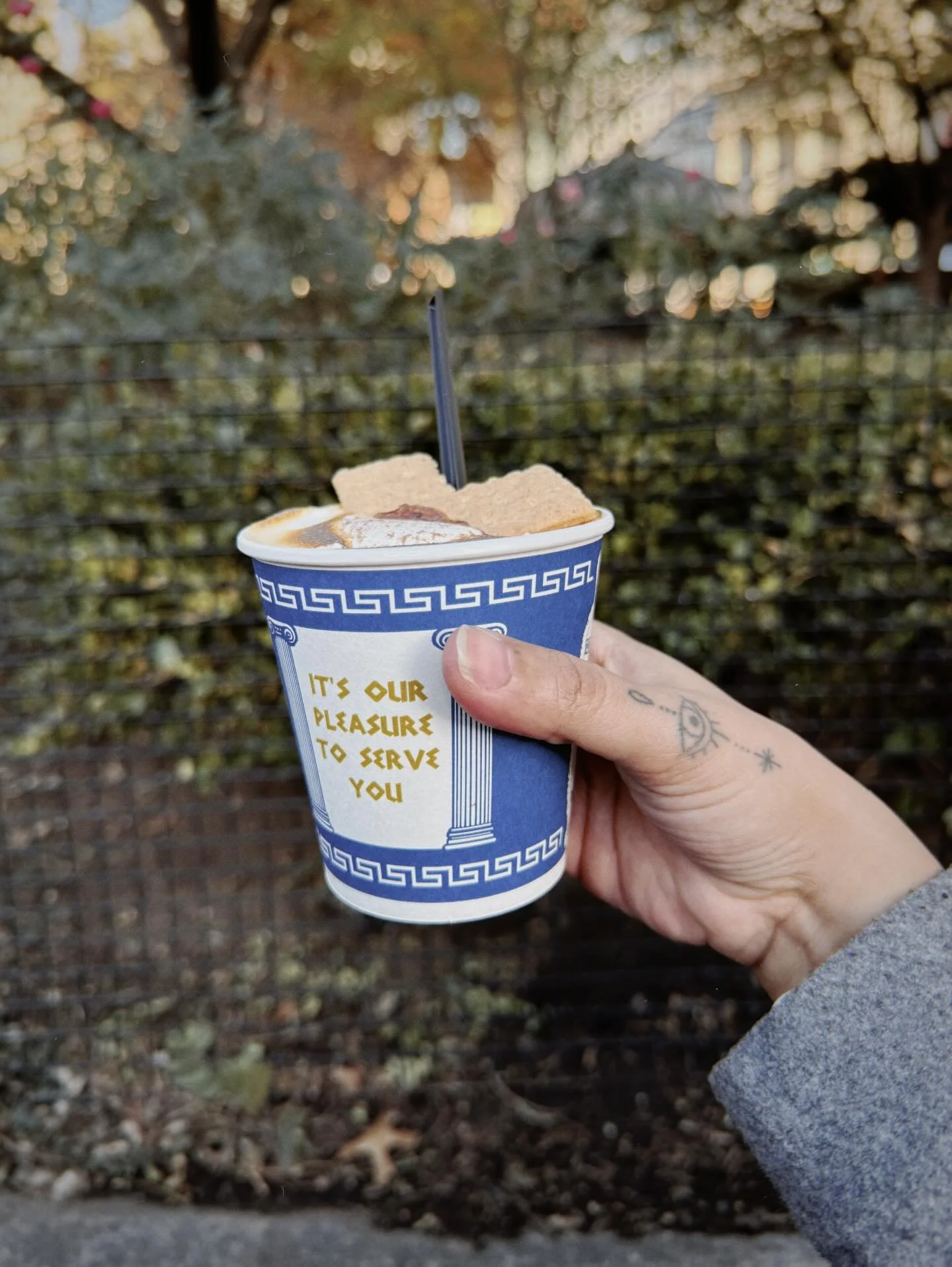 de moi &agrave; toi. ☃︎♡☼

holiday markets. good food. 
wicked for good. 
knowing when people need to miss out on you. 
hot chocolate. 
good times. 
great nights. 

let the holiday week begin. 

alessa xox
♡♡♡

#photodump #videodump