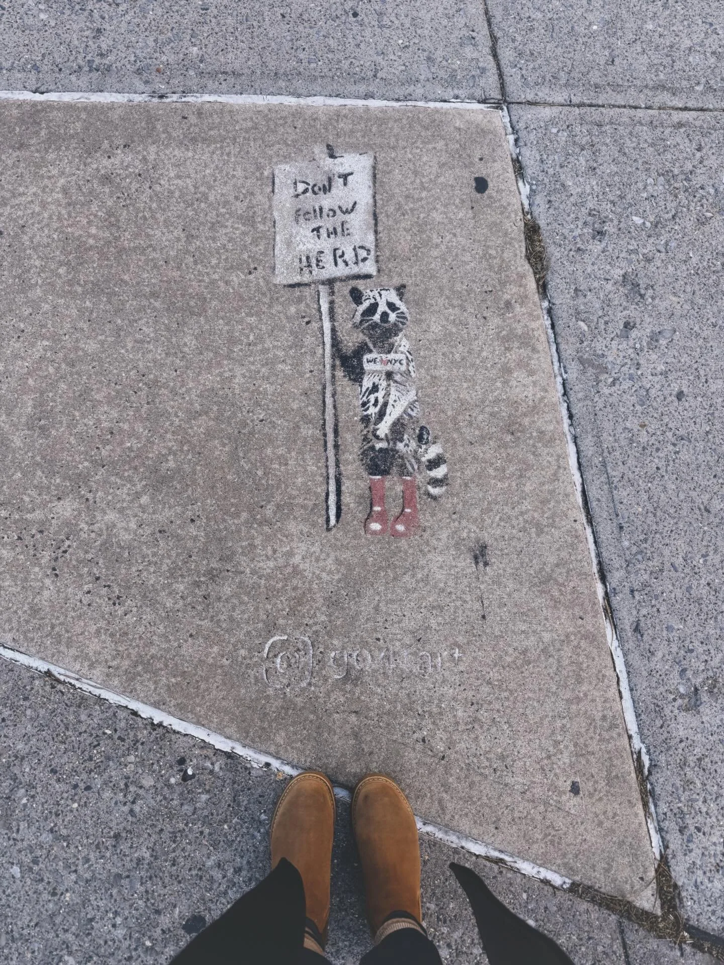 de moi, &agrave; toi ♡

life is&hellip;good? dare i say. early christmas presents and more lately and i just really am so happy with the direction life is going in for 2026. 

i&rsquo;m going into the weekend on cloud nine. 

ok i still have the neck