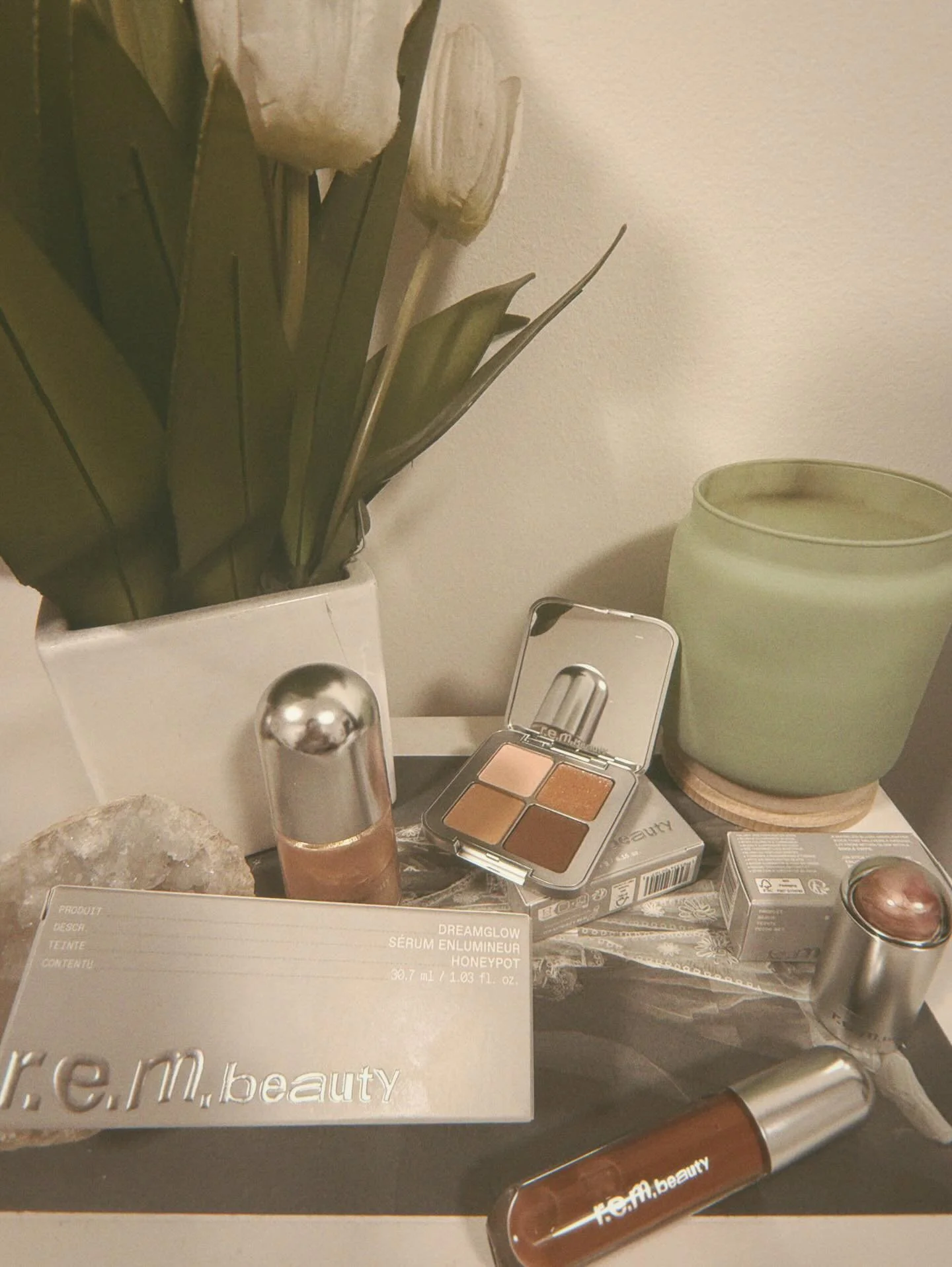 date night but make it glam. 🤎✨

lately when being at home turns an evening stroll  i&rsquo;ve been reaching for a few favorites gifted by r.e.m. beauty and they&rsquo;ve been so easy to throw on. | sponsored

swipe to see the final look. 

here&rsq