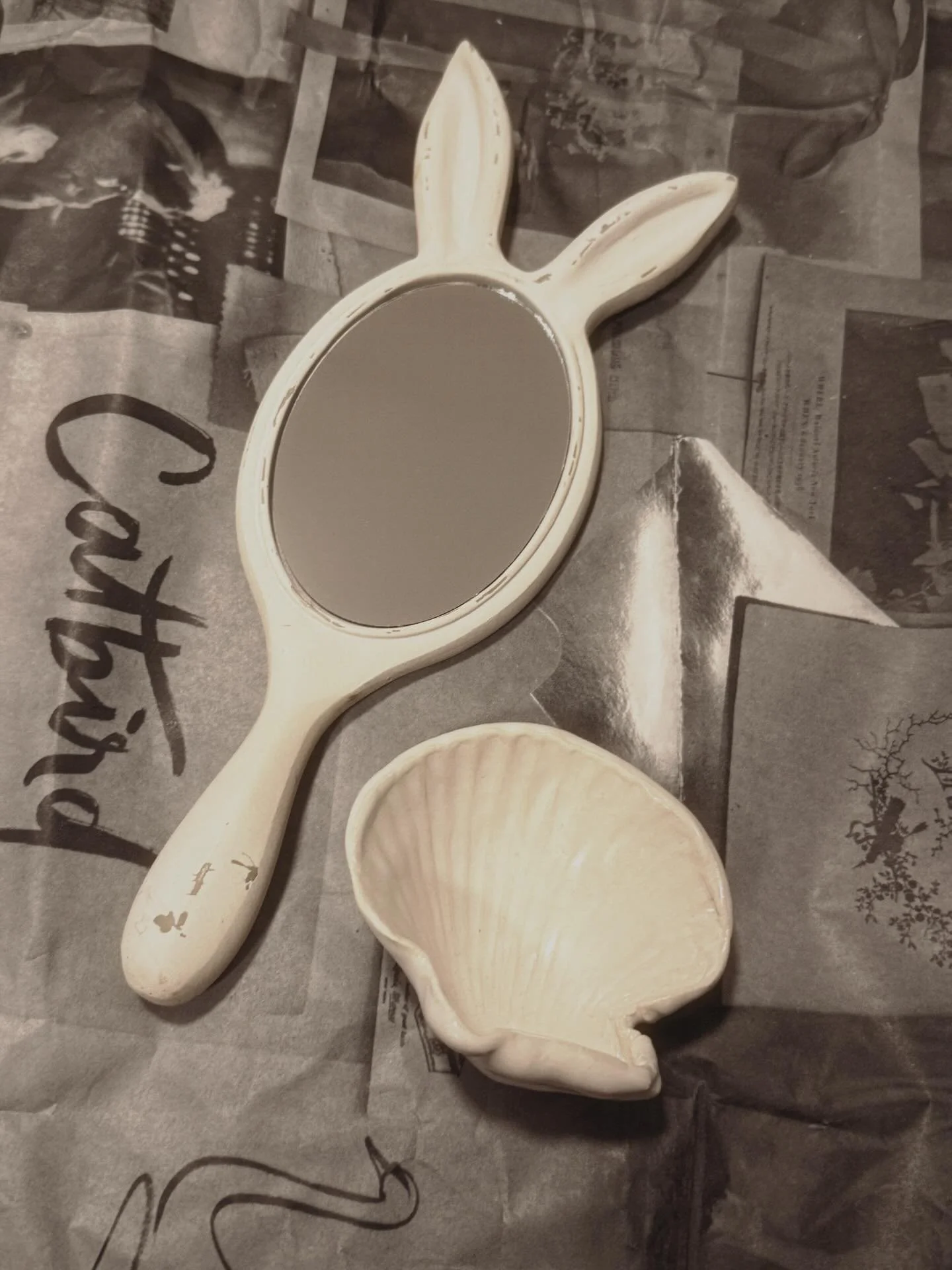 this &amp; that. ➳♡

some shopping. some coffee. weird people. dementia president with the codes. easter bunny&rsquo;s. rollercoaster weather. 

everything is a joke ya&rsquo;ll. we&rsquo;ve got way too many other things to worry about than my photo 