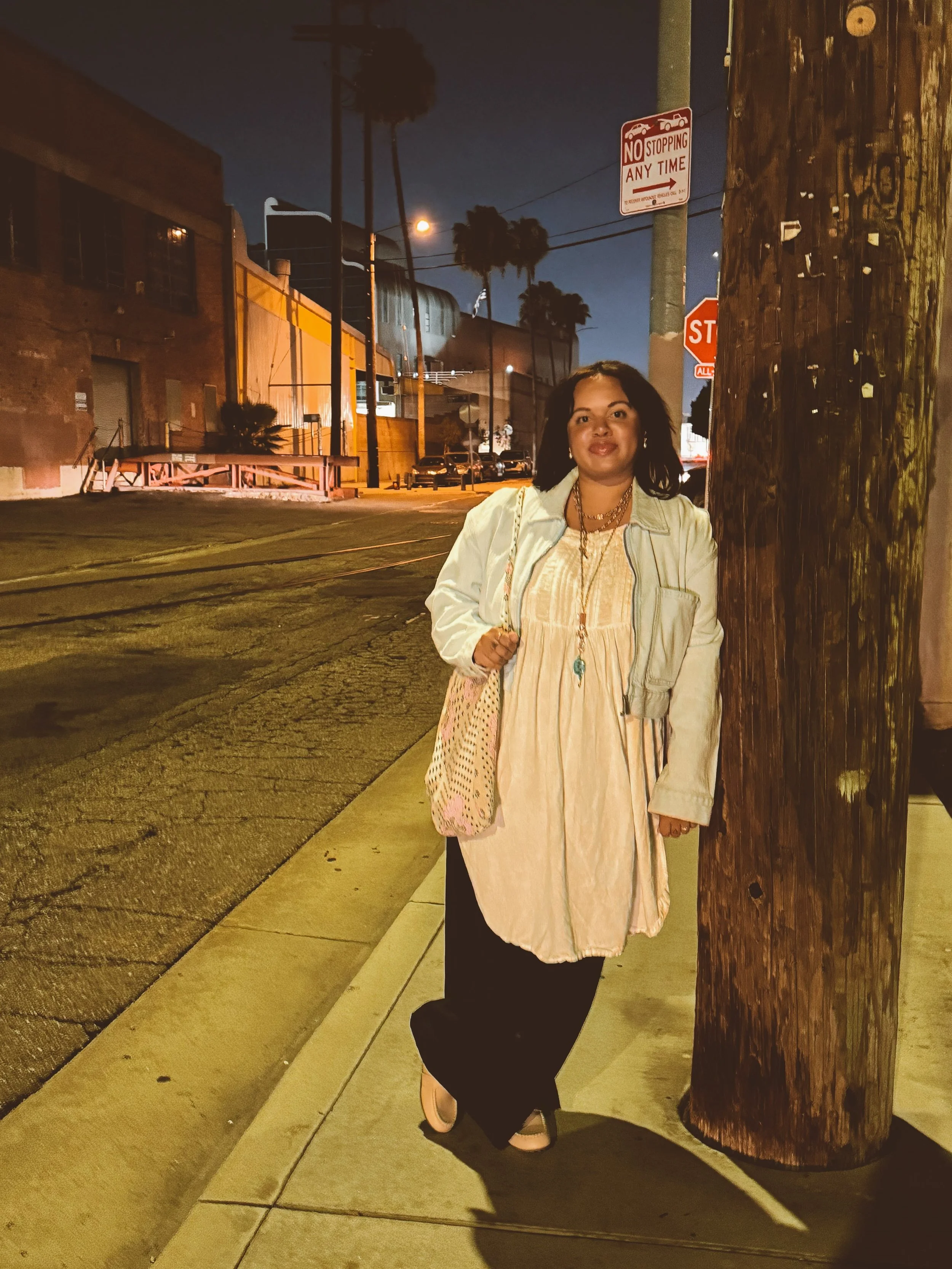 spent some time at city walk to prep for a universal day. drove around a bit for gta five vibes and had the most uniquely flavorful dinner in a long time. 

swipe for more la la land fun.

#losangeles #travelwithalessa #lalaland