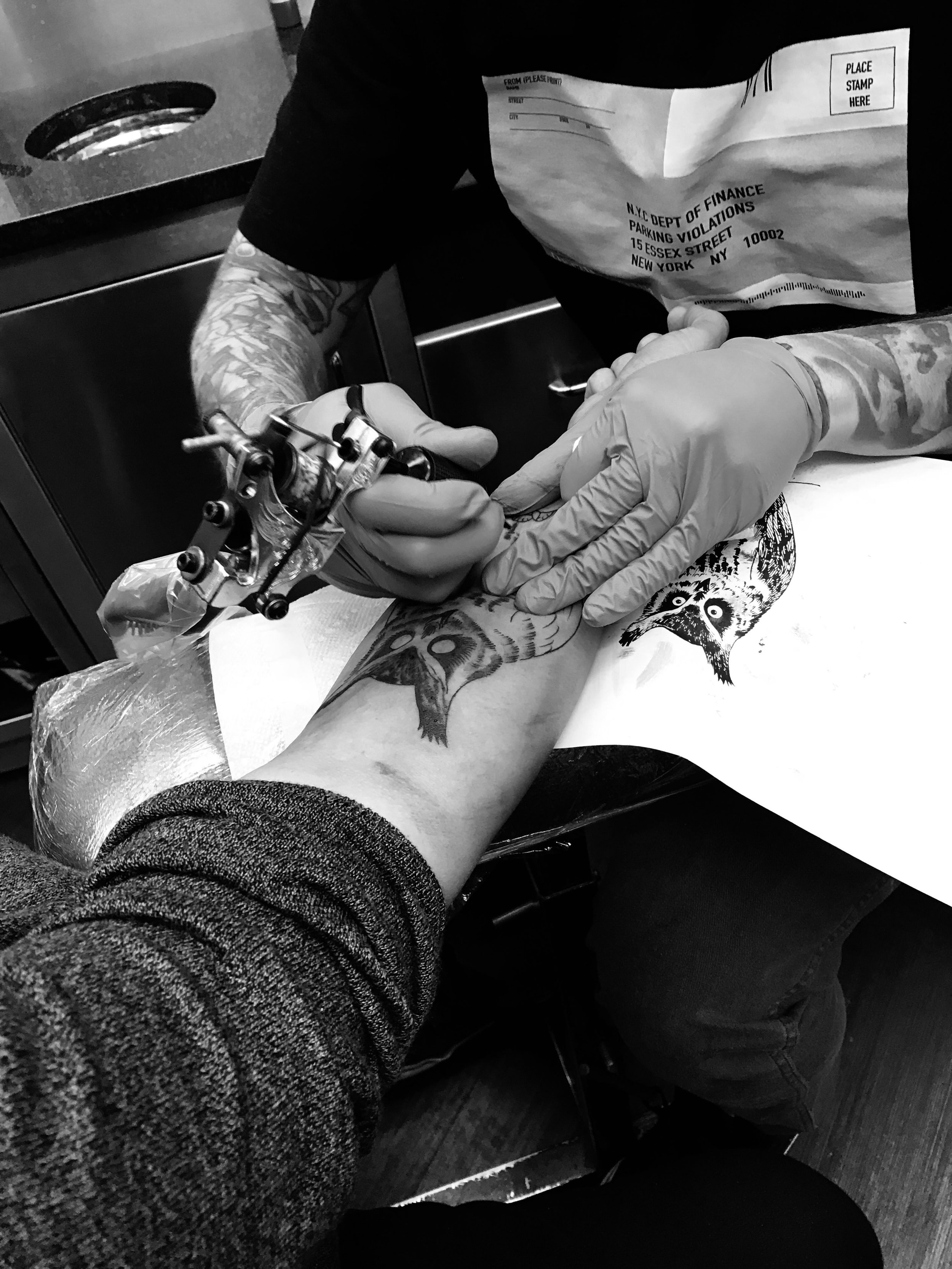 national tattoo day. ➳♡

a day to celebrate not only the beautiful art on my body but the amazing people that helped put it there. i got my first tattoo in college many ions ago and never wanted to stop. i loved the idea of these talented people putt