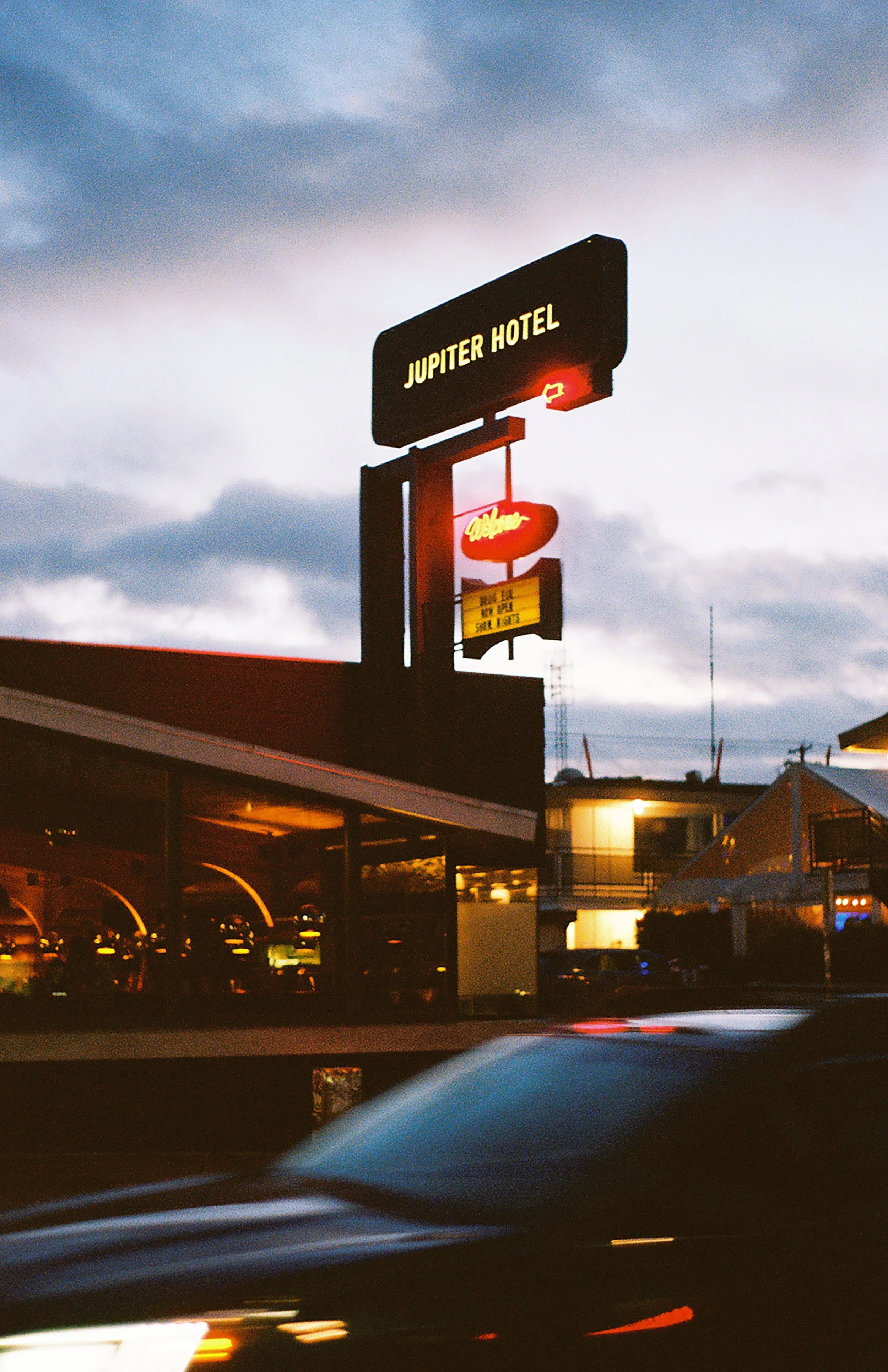 R1-04752-028A copy.jpg