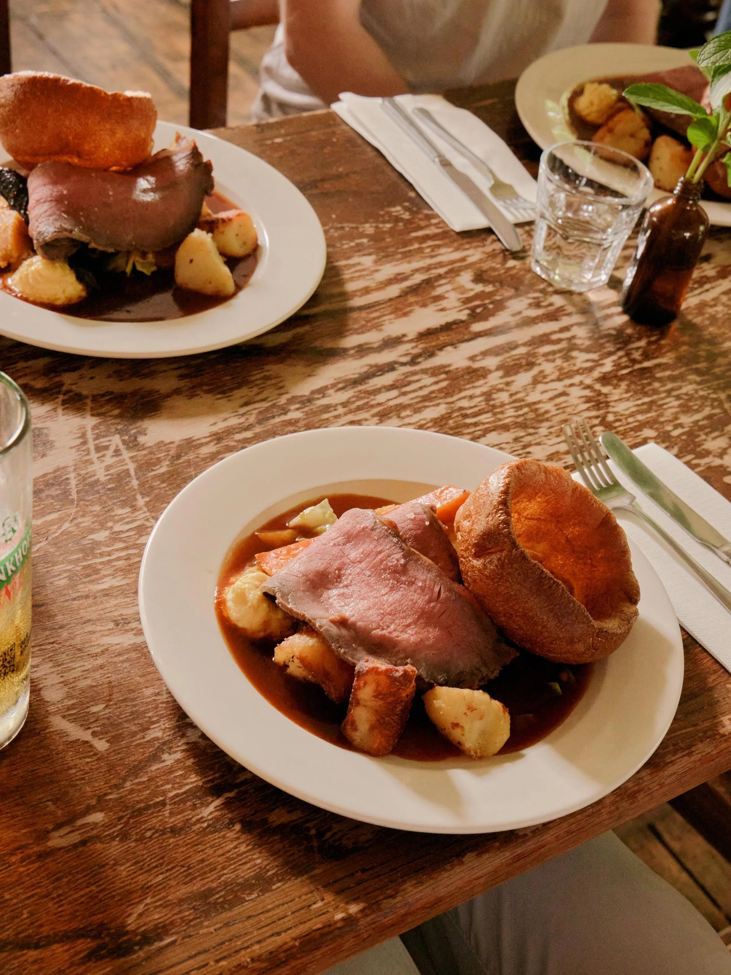 Sunday lunch 12pm-6pm. 

Garden open with some space available for walk-ins. Reservations highly recommended. 

Today&rsquo;s menu in stories. Book via the link in bio or give us a call on 01797 223381. 

📸 @becabjones