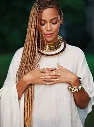 Closing out our Black History Month celebrity spotlight with a legend who continuously reinvents and inspires: the incomparable Beyonc&eacute;! 🐝 Her embrace of braided styles, from intricate cornrows to waist-length looks, celebrates the artistry, 