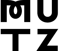 Schwarzer Hintergrund mit weißen Buchstaben M, U, T, Z in Großbuchstaben