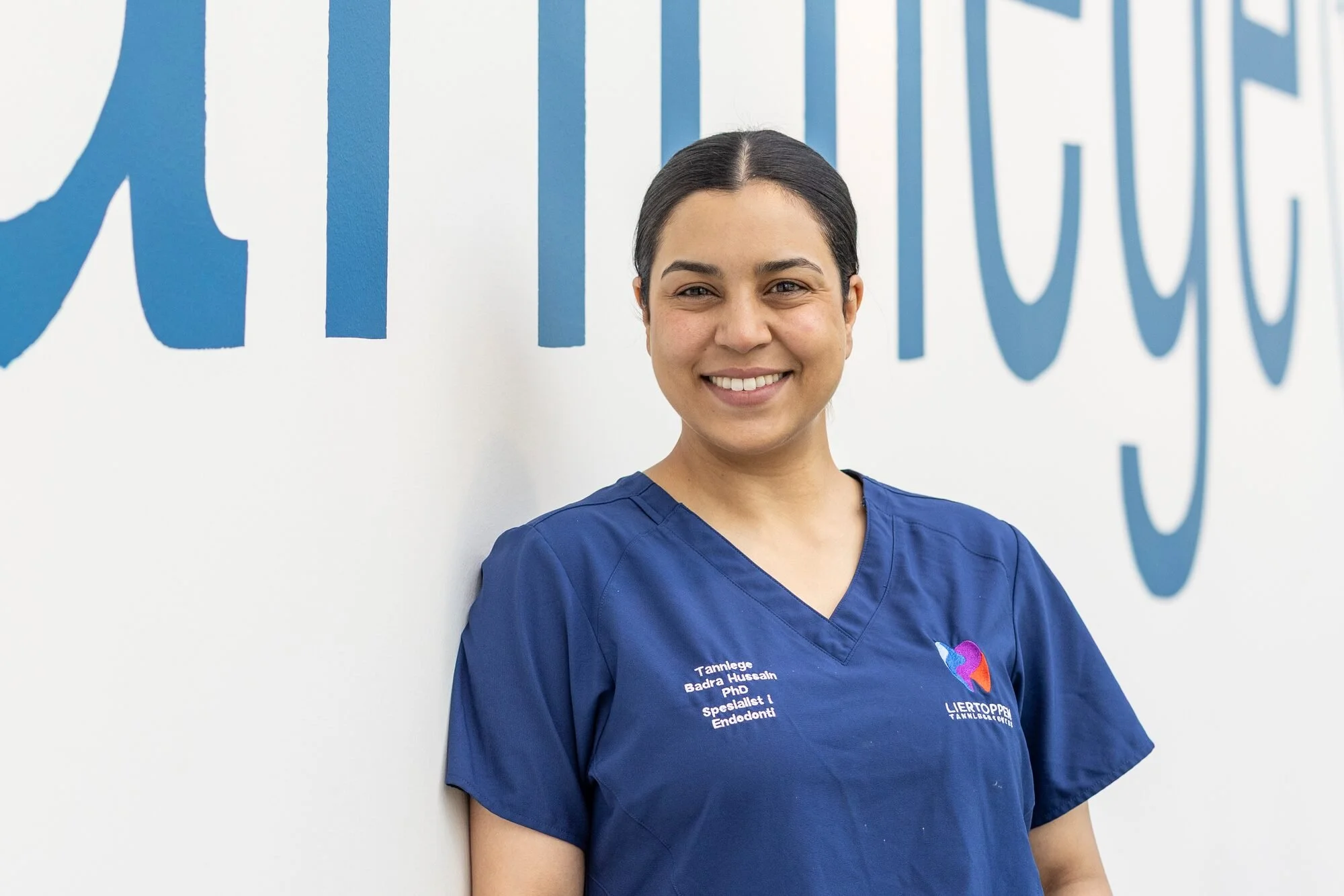 Badra Hussain, PhD, spesialist i endodonti