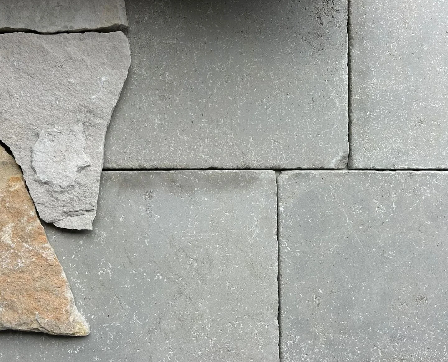 A balance of natural stone selections to bring warmth and cool colour tones into our Secret Harbour project. 

Total transformation of the landscape and pool spaces is under way. 

Landscape Architect: @_rhaus
Landscape Contractor: @admire.landscapin