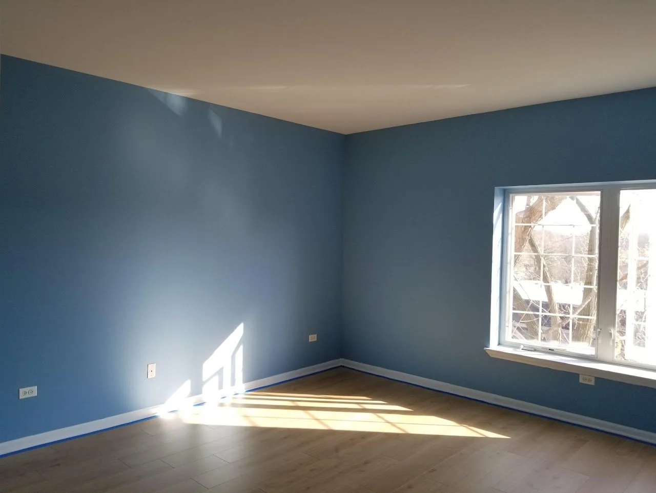 bedroom-wall-painting-crisp-lines-rolling-meadows-il-chicagoland.webp