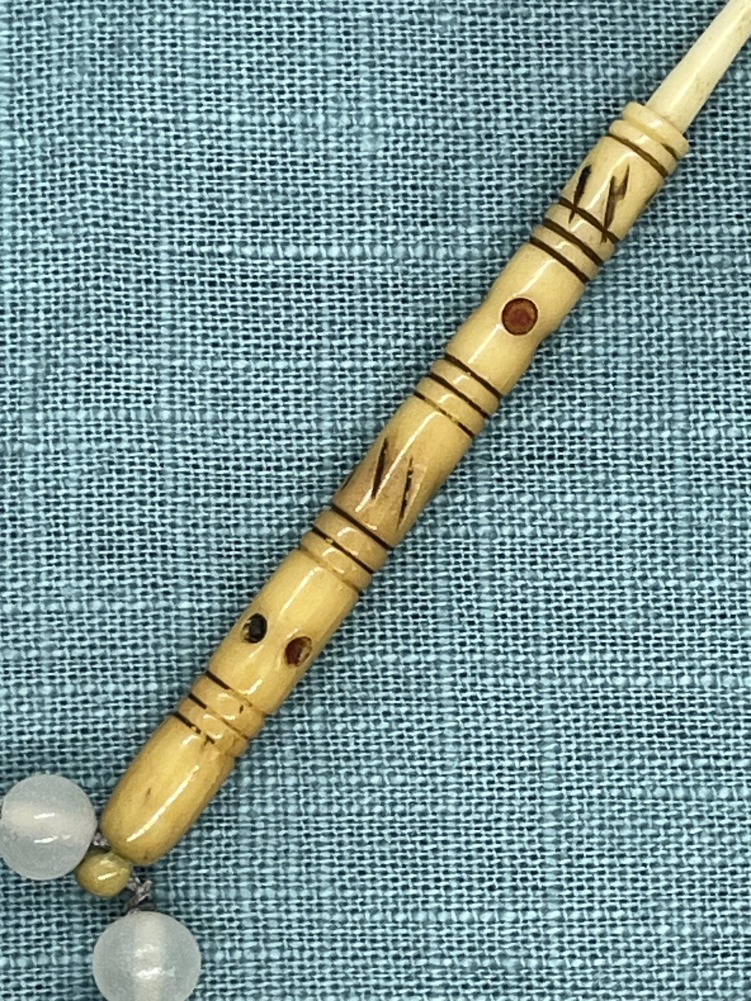 W3 Antique bone bobbin 23-7-26 shaft.JPG
