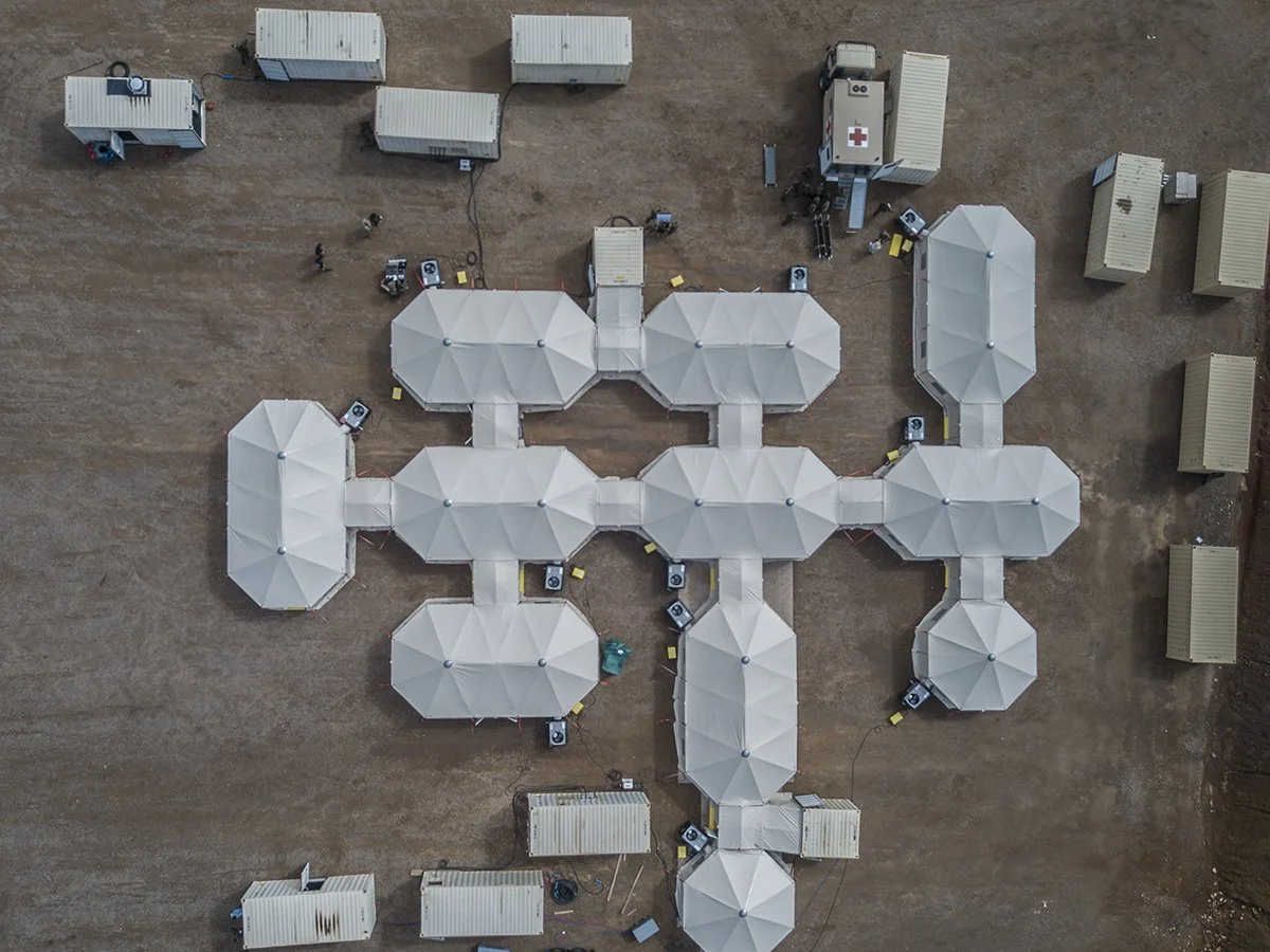 In 2020, as the rise of COVID-19 continued to create a shortage of traditional hospital beds throughout Chicago, Western Shelter was contacted by the United States Army Corps of Engineers to provide a reliable solution.