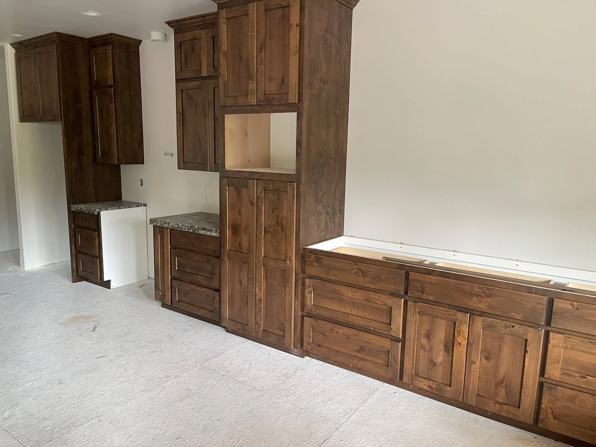 Built to last and made to elevate the whole space. These custom Cabinetree installs are coming together beautifully, with warm wood tones, clean lines, and craftsmanship in every detail. The kind of cabinetry that does more than fill a room, it defin