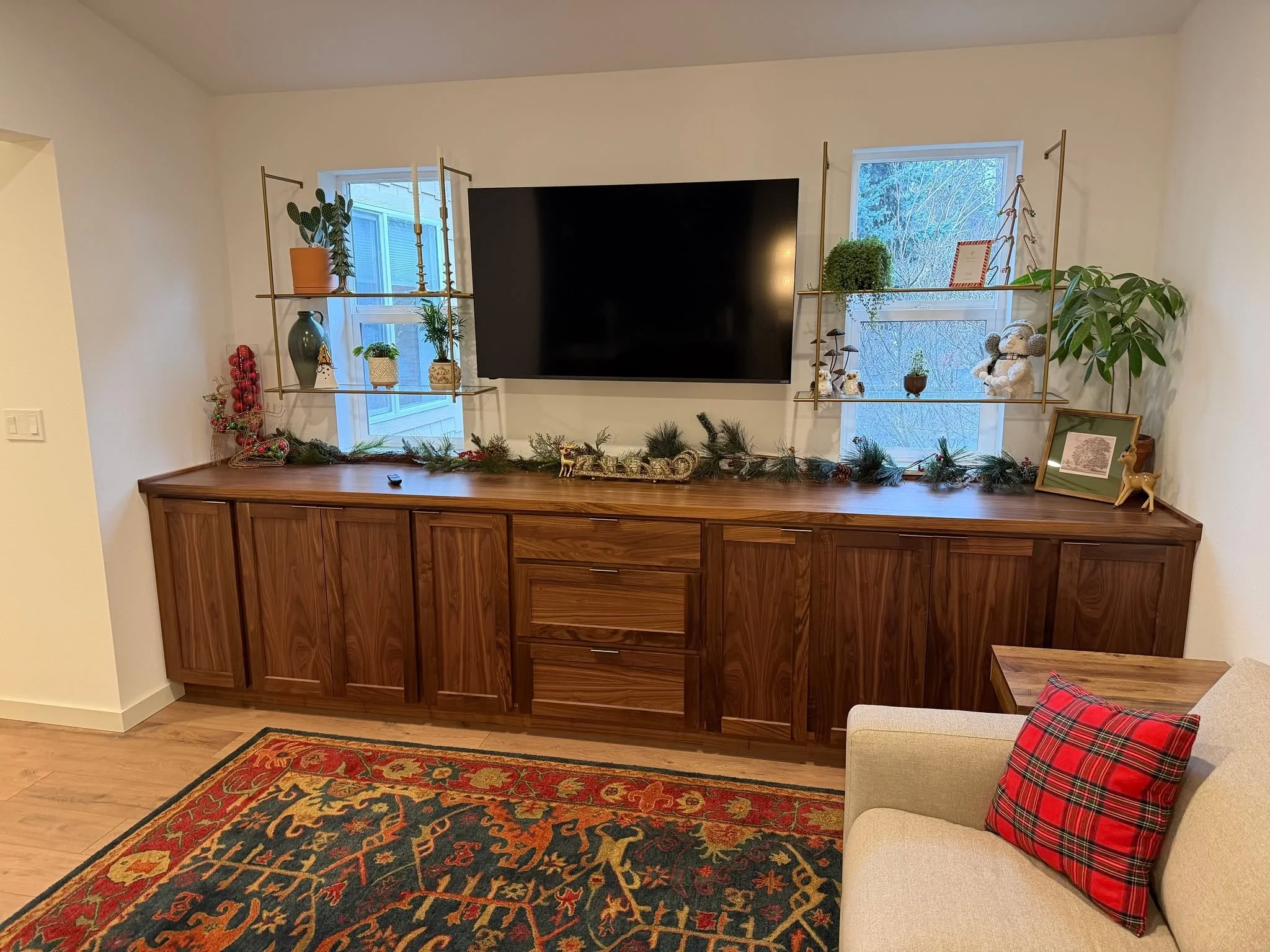 It&rsquo;s not just custom cabinets, it&rsquo;s how your home lives 🤎 from hosting to unwinding to keeping everything in its place, every detail is designed around real routines and real comfort.

👉 Ready to create a space that works beautifully fo