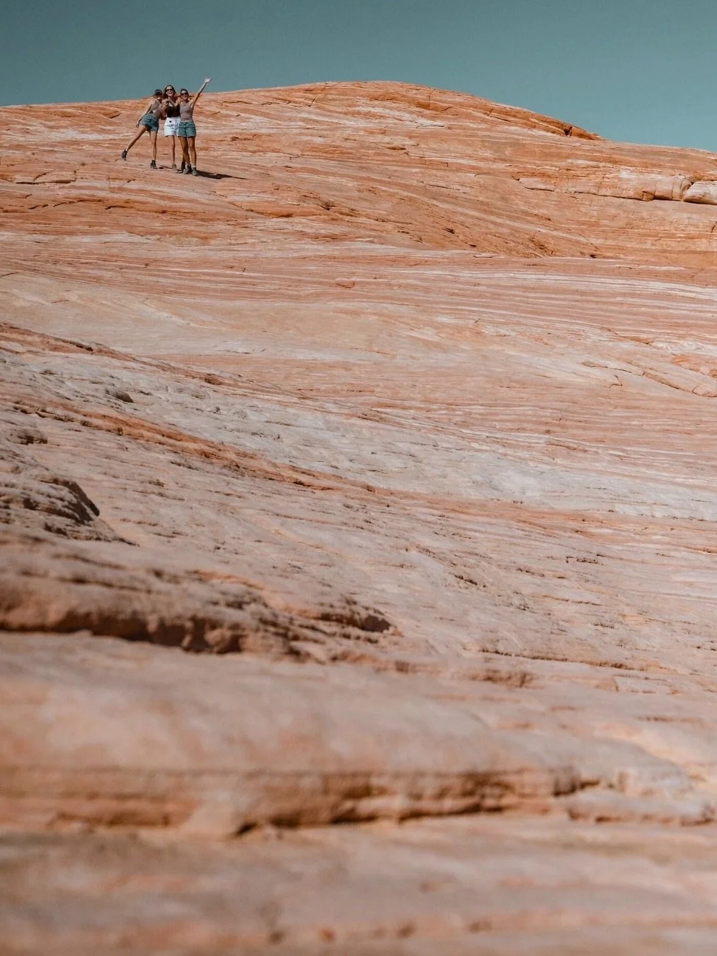 When we&rsquo;re on the open road, we&rsquo;re never just getting from point A to point B. We&rsquo;re chasing the moments in between.
⠀⠀⠀⠀⠀⠀⠀⠀⠀
On this stretch between Las Vegas to Zion, our team made time for one of our favorite stops, Valley of Fi