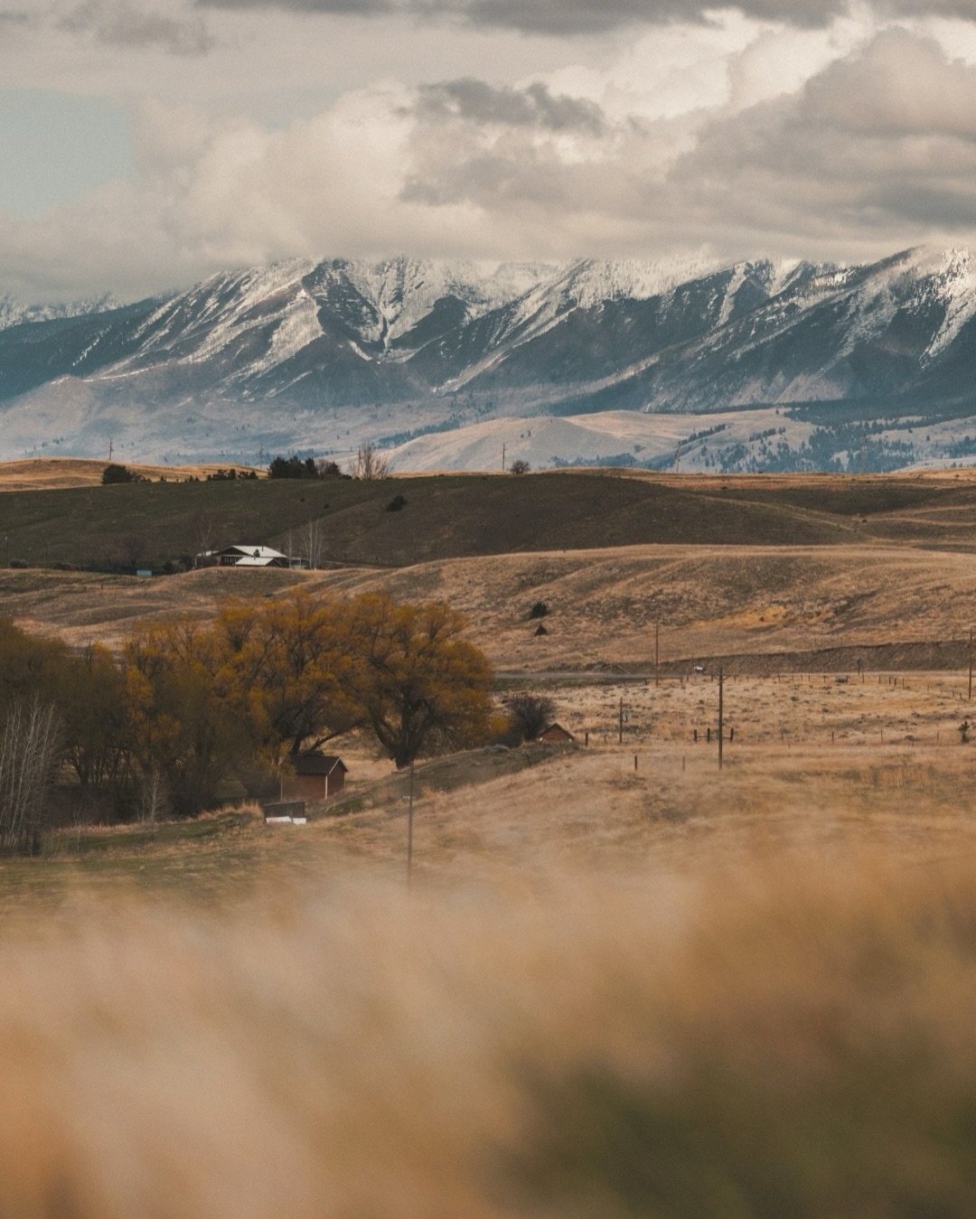 Redefine your summer offsite.
⠀⠀⠀⠀⠀⠀⠀⠀⠀
Paradise Valley is calling! Summer in Montana is not just a destination. It is a total sensory reset. With @sagelodge as your basecamp, you have 1,200 acres of riverfront to explore and the gates of Yellowstone