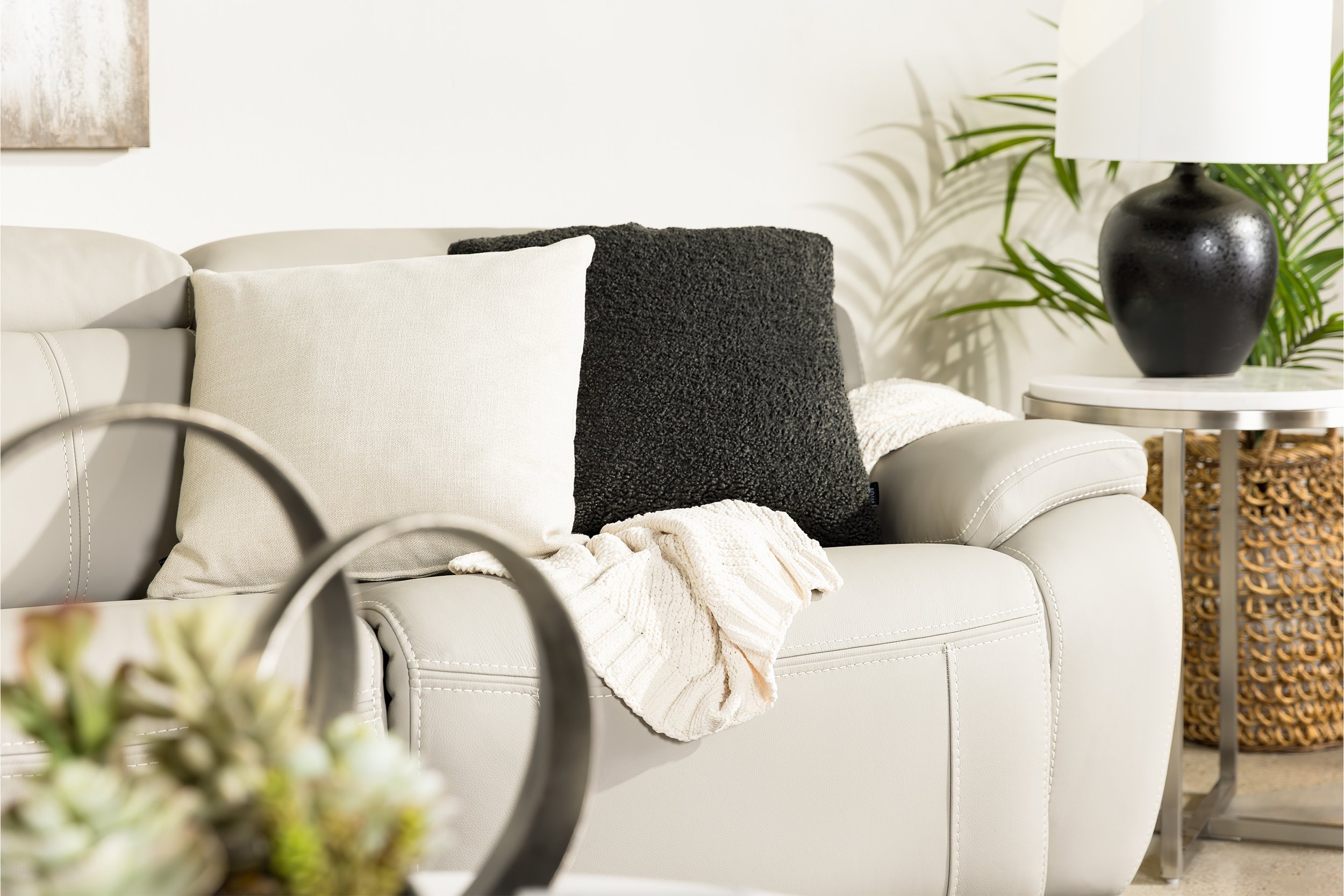 Cam 2 Power  Couch Detals.jpg