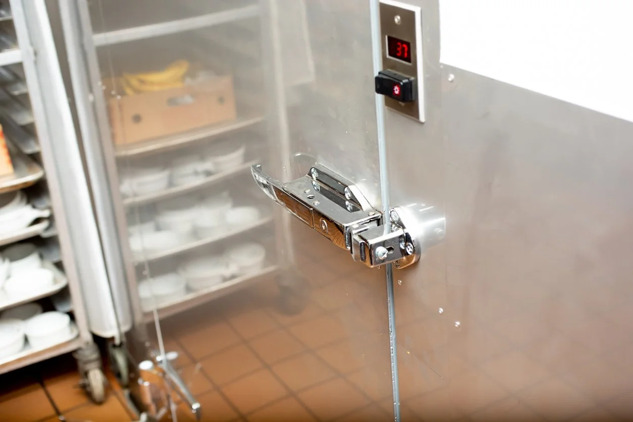 What Restaurant Owners Usually Miss Before a Walk-In Cooler Failure