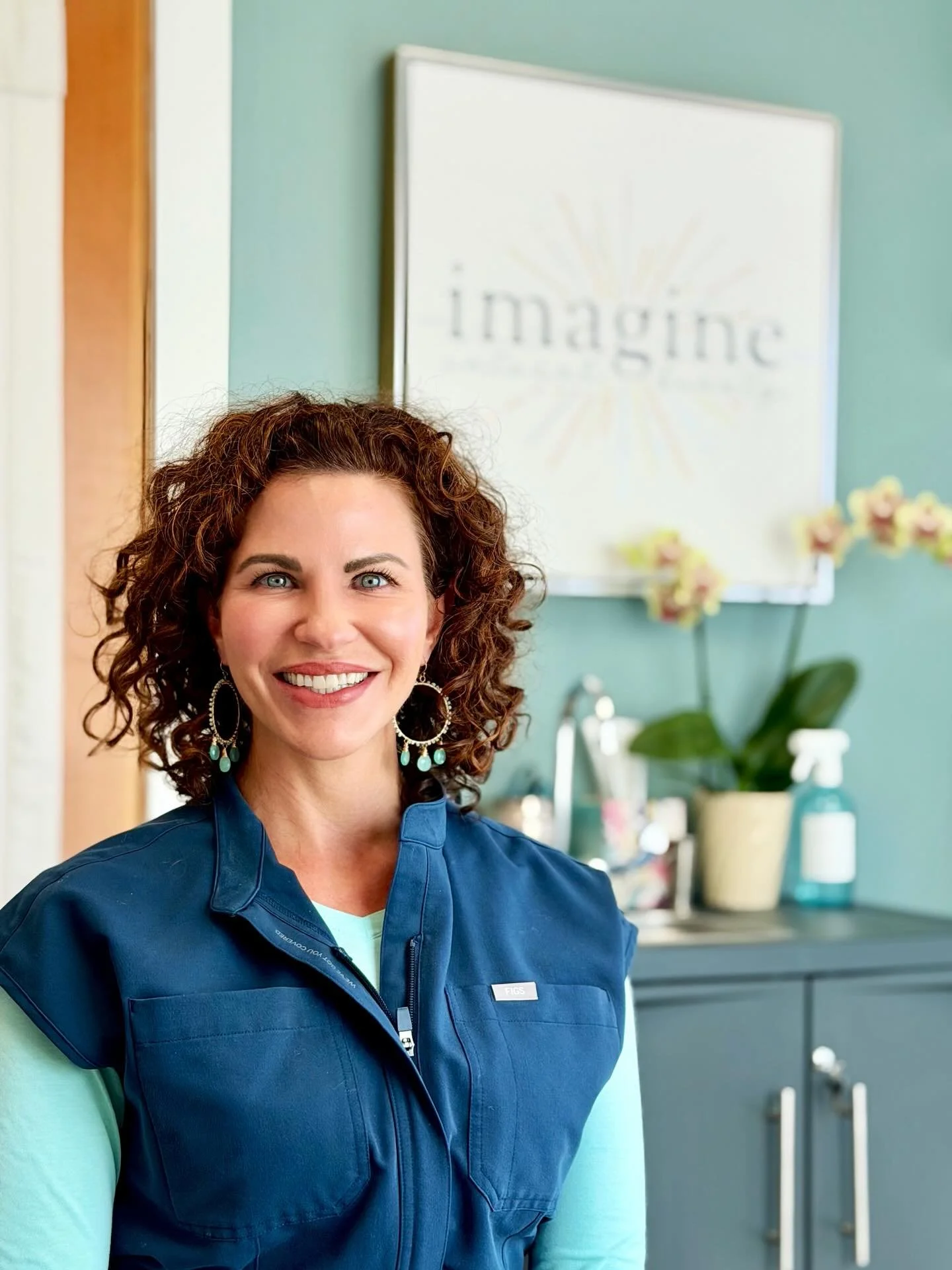 Hi! My name is Kimberly and I am thrilled to be doing what I love right here in Sisters 🏔️🏔️🏔️ 

A natural approach to aesthetics and wellness is our mantra here at Imagine and we have solutions for everyone - Come say hi 👋🏼