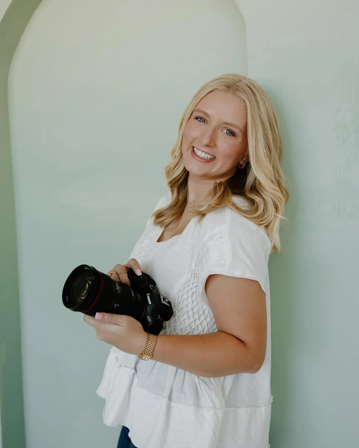 Hi friends!! I figured I would introduce myself since there are some new faces on here! I&rsquo;m @emma____williams , the owner of Emma Creative Co! I&rsquo;m a 24 year old photographer and designer based out of Dallas, Texas. I recently graduated fr
