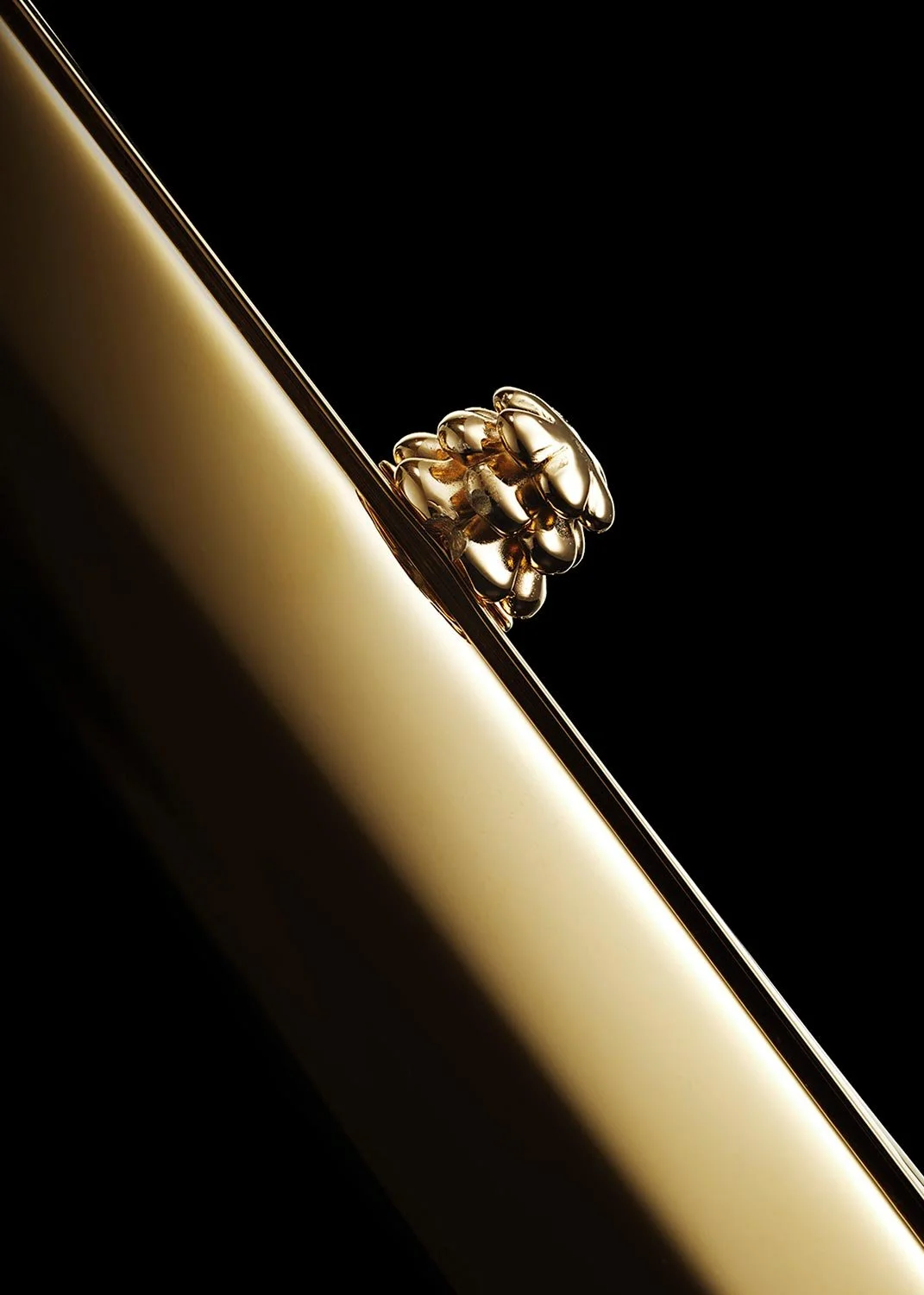luxury-gold-accessory-product-photography-02.jpg
