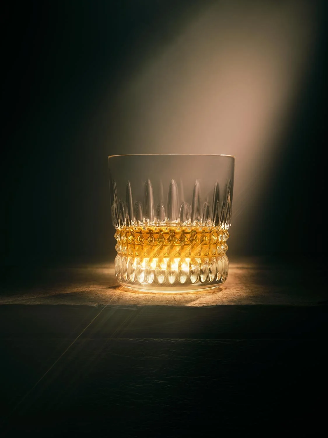 whiskey-cocktail-moody-lighting-photography.jpg