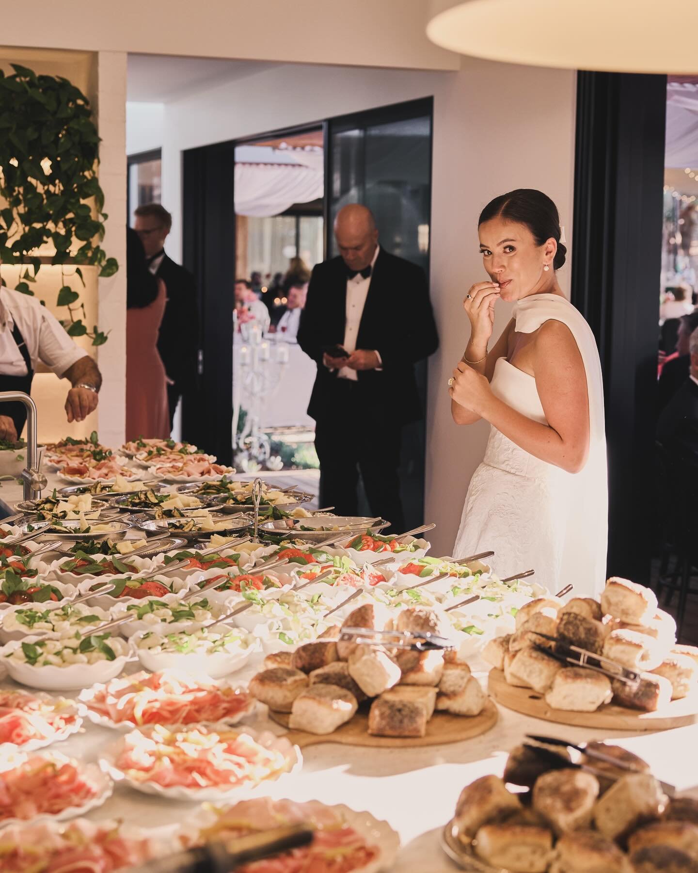 GEORGE &amp; GEORGIA 🎀 🖤

@davidmuirphoto 
@danneventhire 
@honesty_flora 
@social.eventhire 
@technical_events 
@tablearteventhire
@melbourne_oysterbutlers