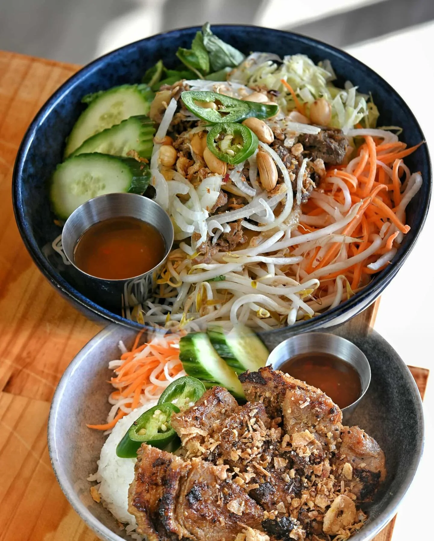 Weekend fresh bites! 🥗☀️
Light, tasty, and perfect for warm days &mdash; our vermicelli bowls and rice bowls come with your choice of grilled soy chicken, lemongrass beef, crispy pork, tofu &amp; more.
Healthy never tasted this good!
#PhoReal #Healt