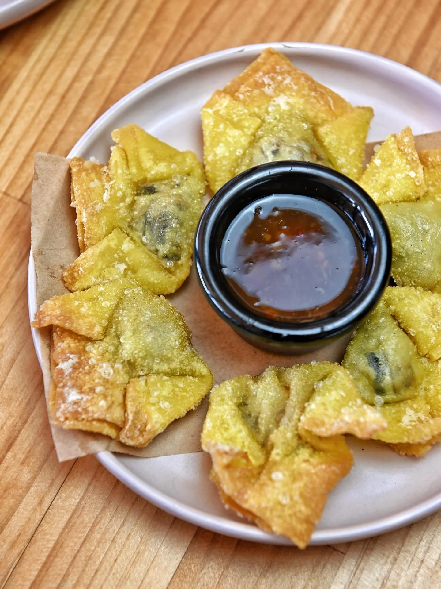 Steamed for comfort, fried for crunch &mdash; either way, delicious! 🥟❤️
Treat yourself today at Pho Real.
#PhoReal #PhoRealRestaurant #Wontons #SteamedWontons #FriedWontons #BrisbaneFood #VietnameseFood #FoodieBrisbane #AppetizerGoals #NoodleHouseV