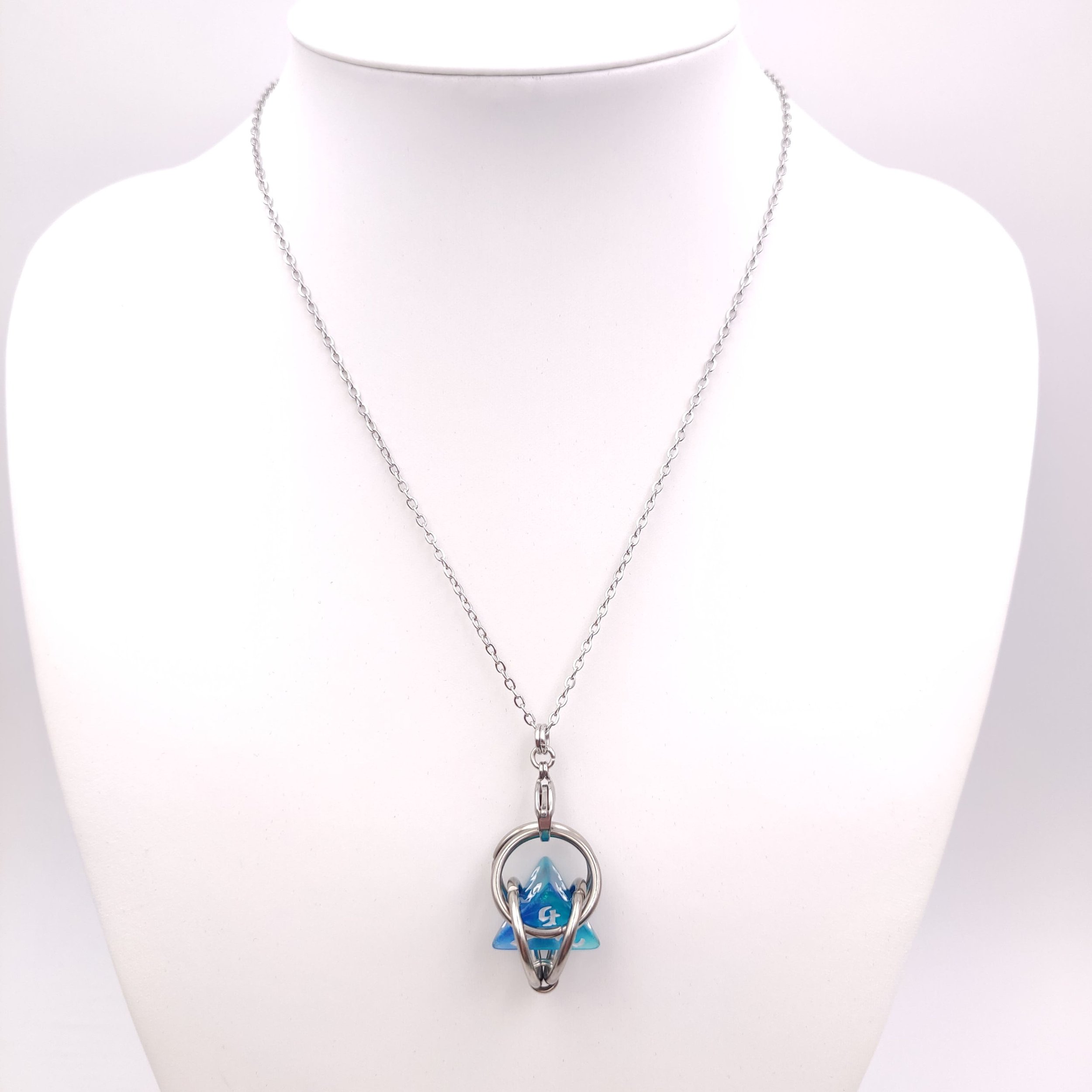 Pendentif avec D4 Amovible sur buste pour jeux de rôle donjons et dragons JDR