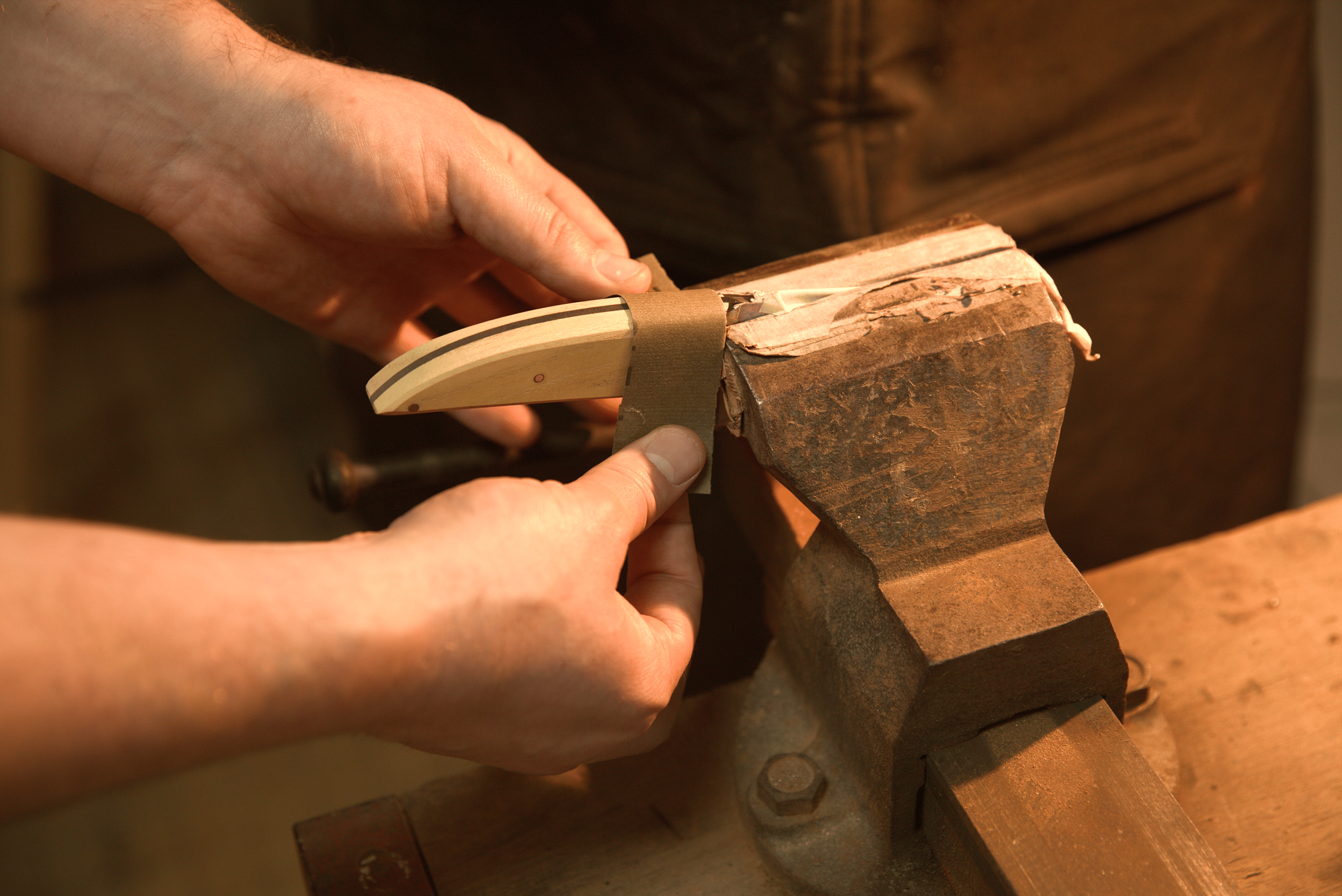 Atelier d'initiation en coutellerie à paris, couteau de randonnée artisanal, outdoor
