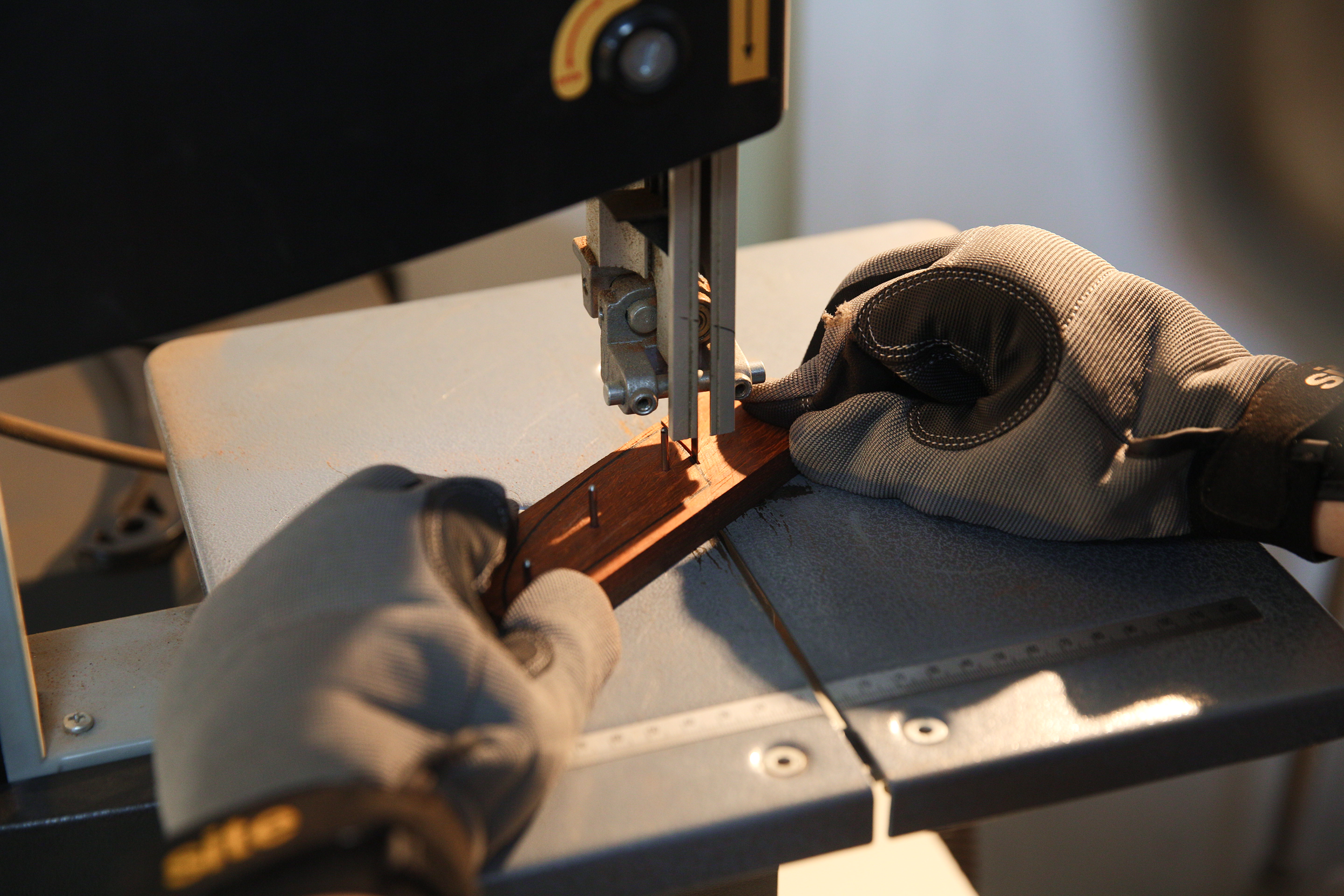Atelier d'initiation en coutellerie à paris, couteau de randonnée artisanal, outdoor