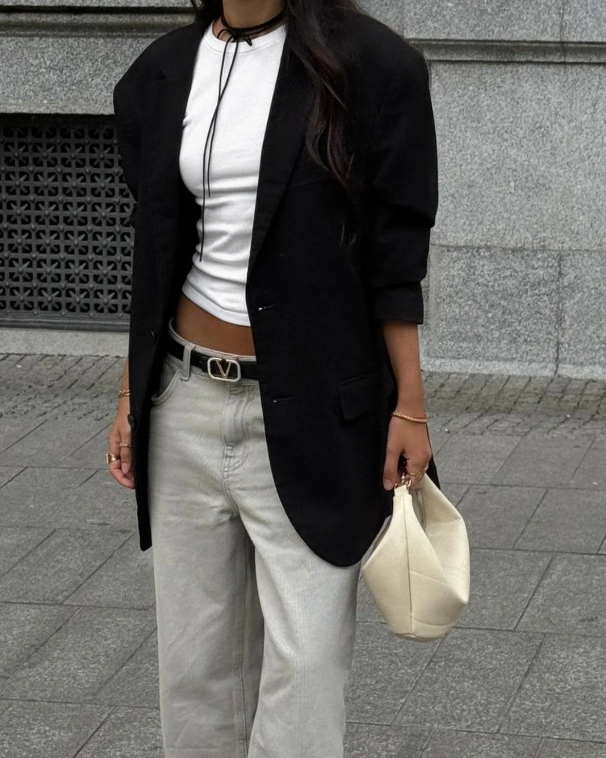 Creación de contenido de moda, estilismo para Instagram, asesoría en TikTok, contenido estético, fashion content, para marcas y agencias PR, showrooms en Madrid Serrano, servicios online y remotos, fashion stylist certificada por Vogue España