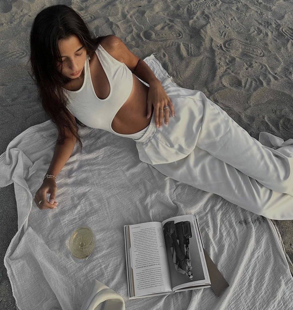 Bianca Barese Estilista de Moda en Madrid Certificada por Vogue España Servicios UGC para Marcas de Moda Online. Asesoramiento de Imagen Online. Comunicadora de Moda. Editoriales para Revistas de Moda. Editoriales para Marcas de Moda 