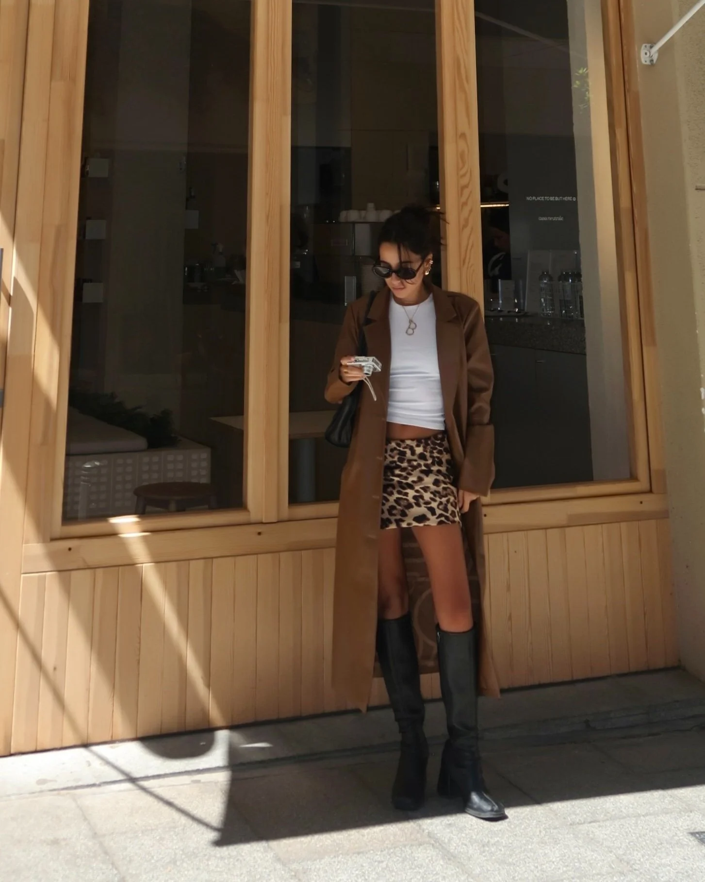 Creación de contenido de moda, estilismo para Instagram, asesoría en TikTok, contenido estético, fashion content, para marcas y agencias PR, showrooms en Madrid Serrano, servicios online y remotos, fashion stylist certificada por Vogue España