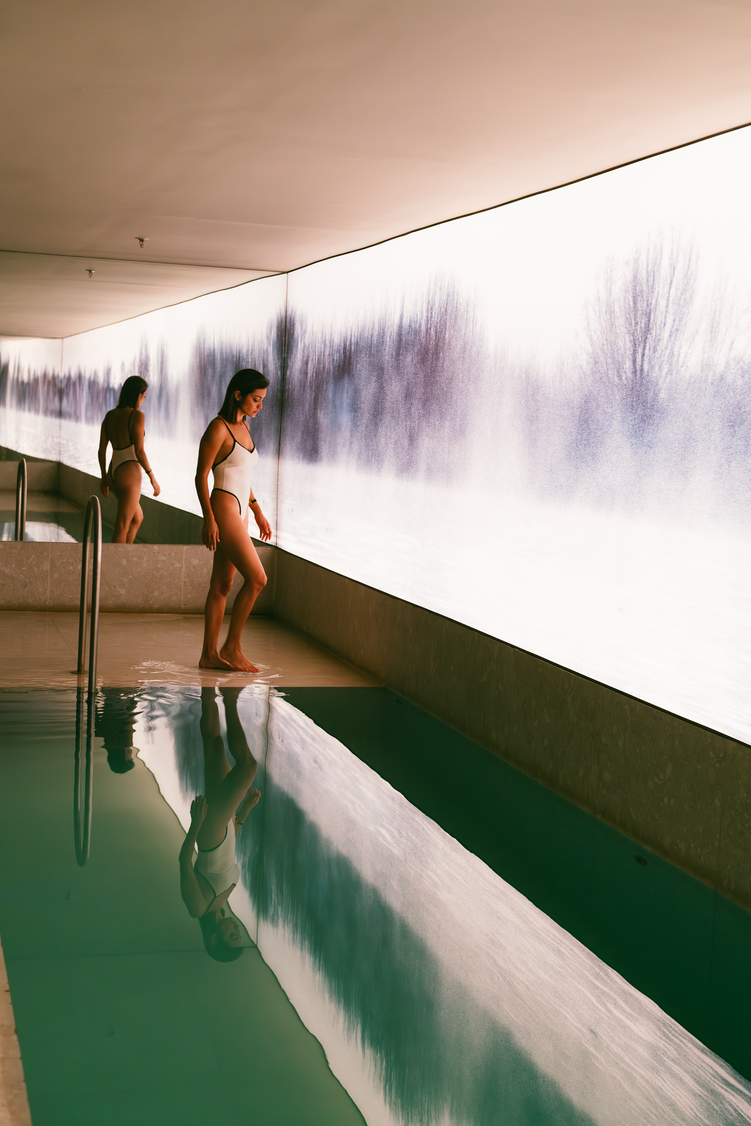 Stylisme de détail : accessoires premium pour une couverture magazine