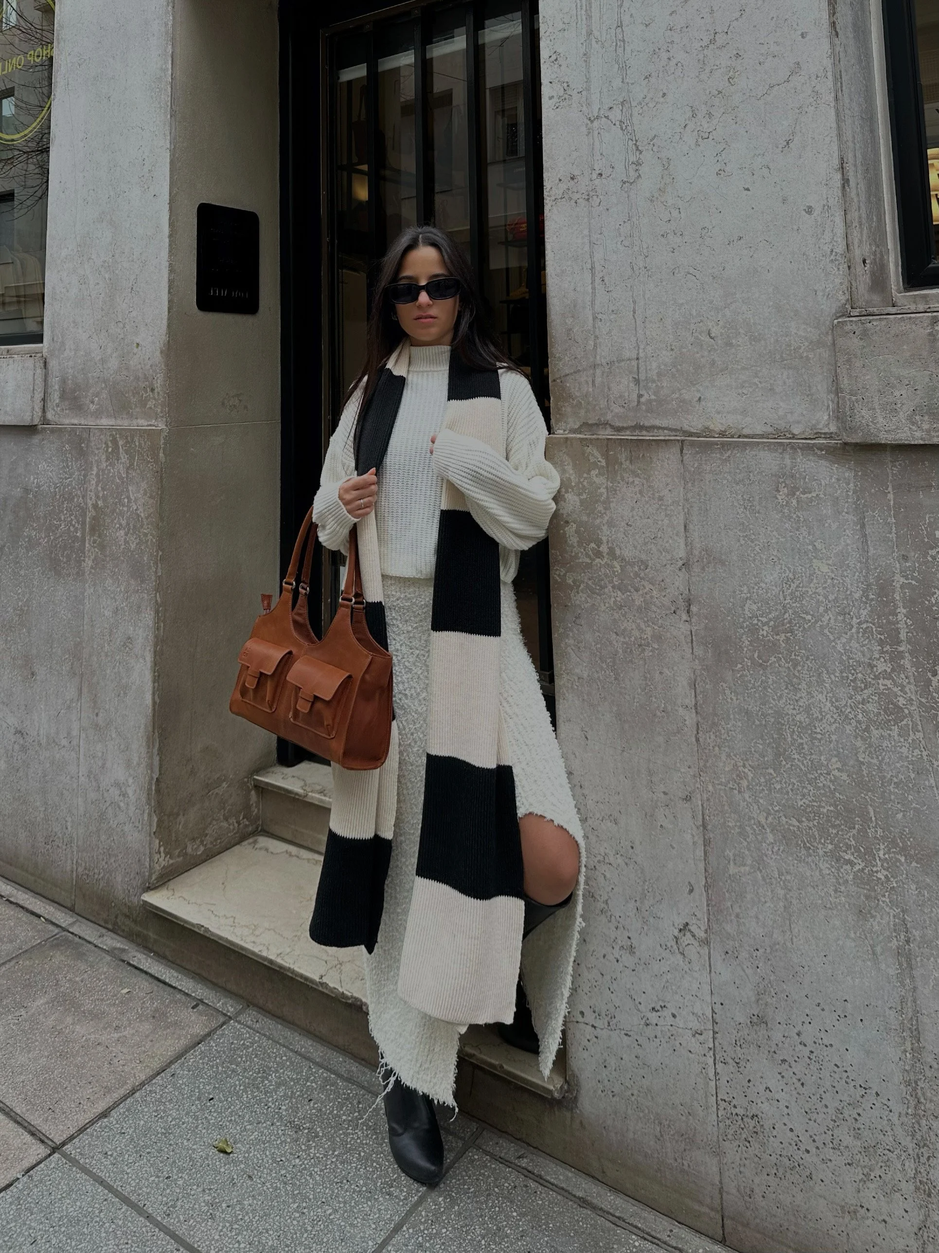 Creación de contenido de moda, estilismo para Instagram, asesoría en TikTok, contenido estético, fashion content para marcas y agencias PR en Buenos Aires, servicios online y remotos, fashion stylist certificada por Vogue España.