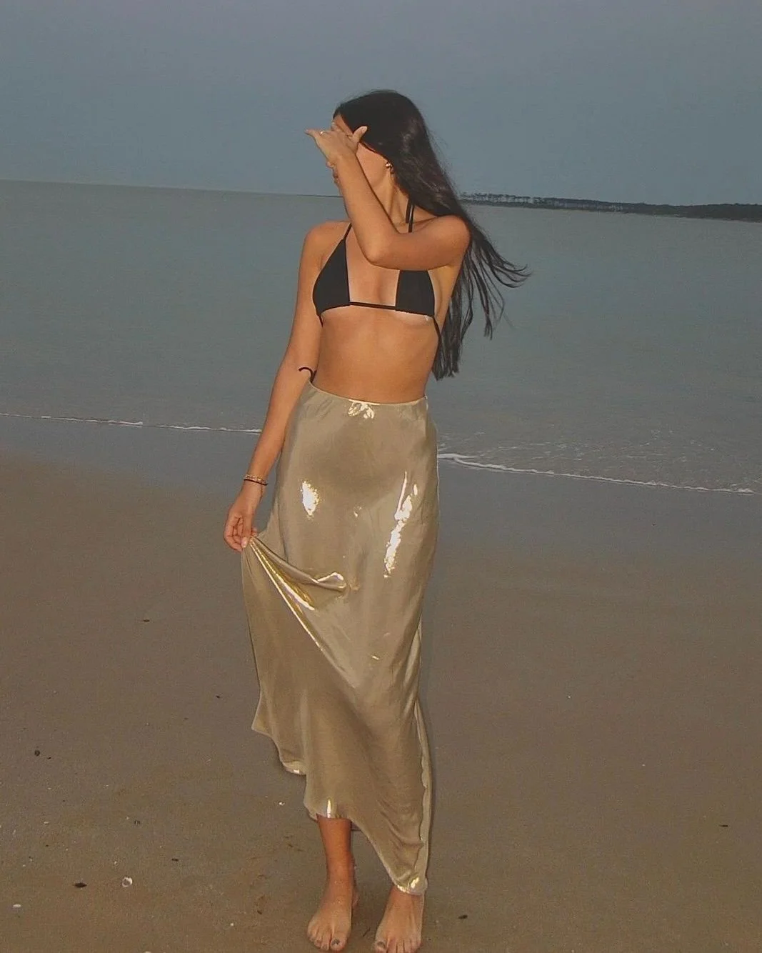 Creación de contenido de moda, estilismo para Instagram, asesoría en TikTok, contenido estético, fashion content para marcas y agencias PR en Punta del Este, servicios online y remotos, fashion stylist certificada por Vogue España.