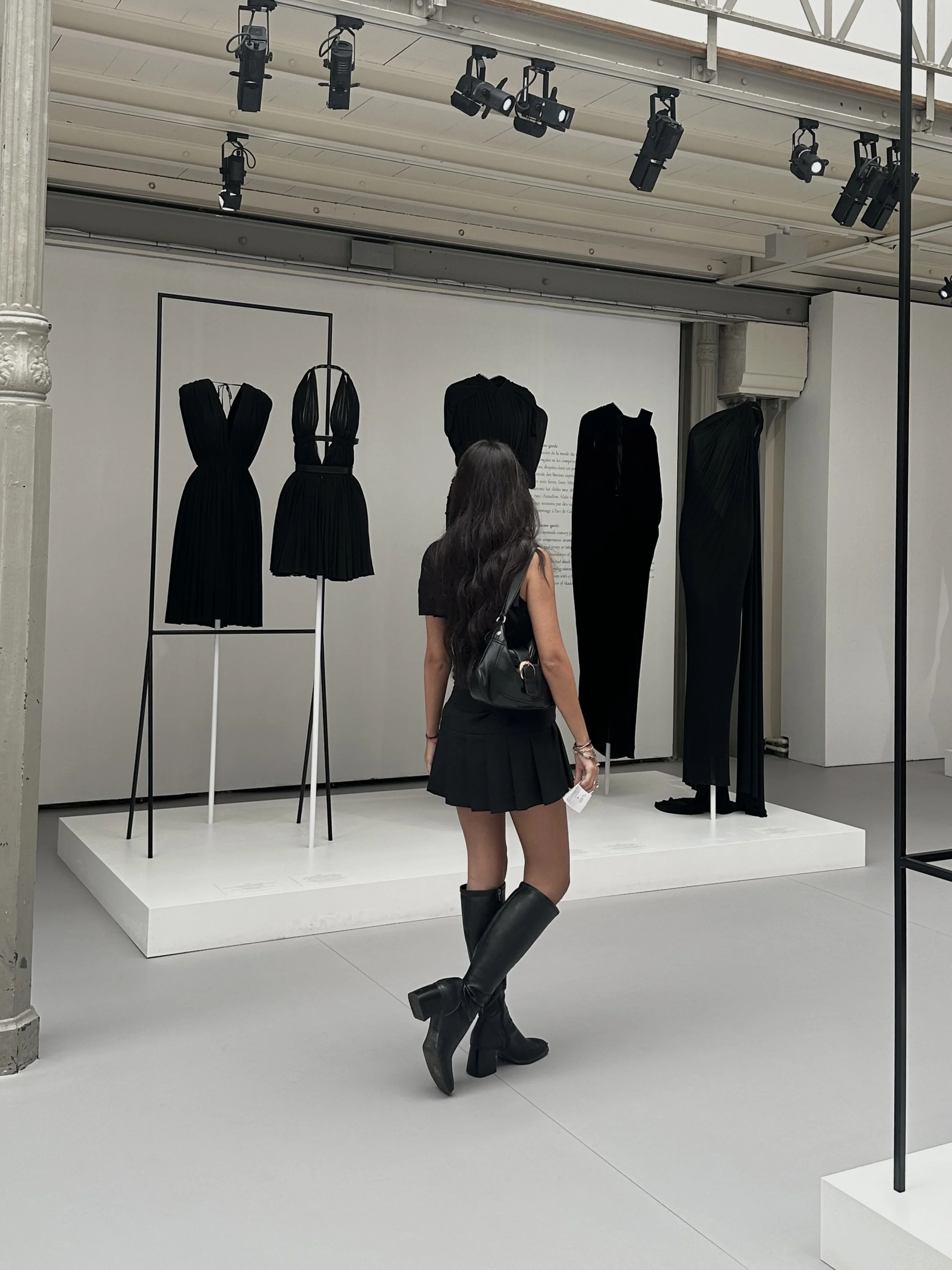 Creación de contenido de moda, estilismo para feed de Instagram, asesora de moda  en Instagram y TikTok, contenido de moda estético, creación de contenido fashion, contenidos para marcas de moda y agencias de moda PR.