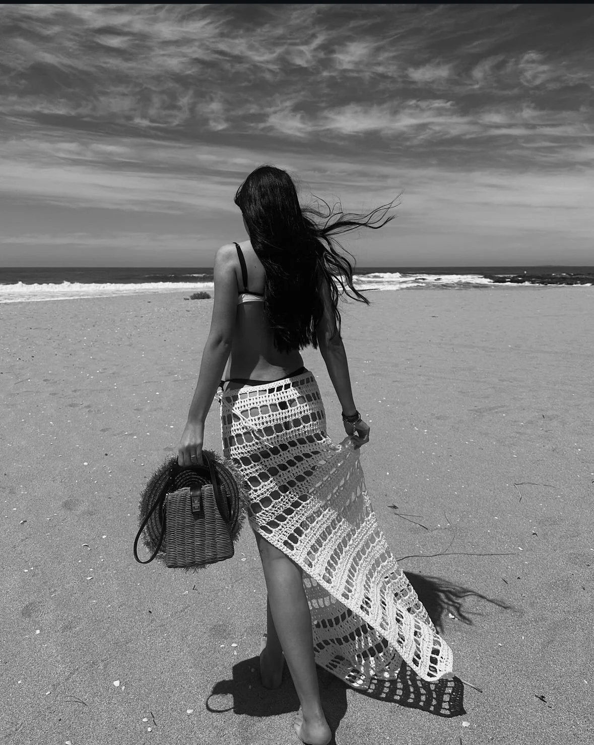 Creación de contenido de moda, estilismo para Instagram, asesoría en TikTok, contenido estético, fashion content para marcas y agencias PR en Punta del Este, servicios online y remotos, fashion stylist certificada por Vogue España.