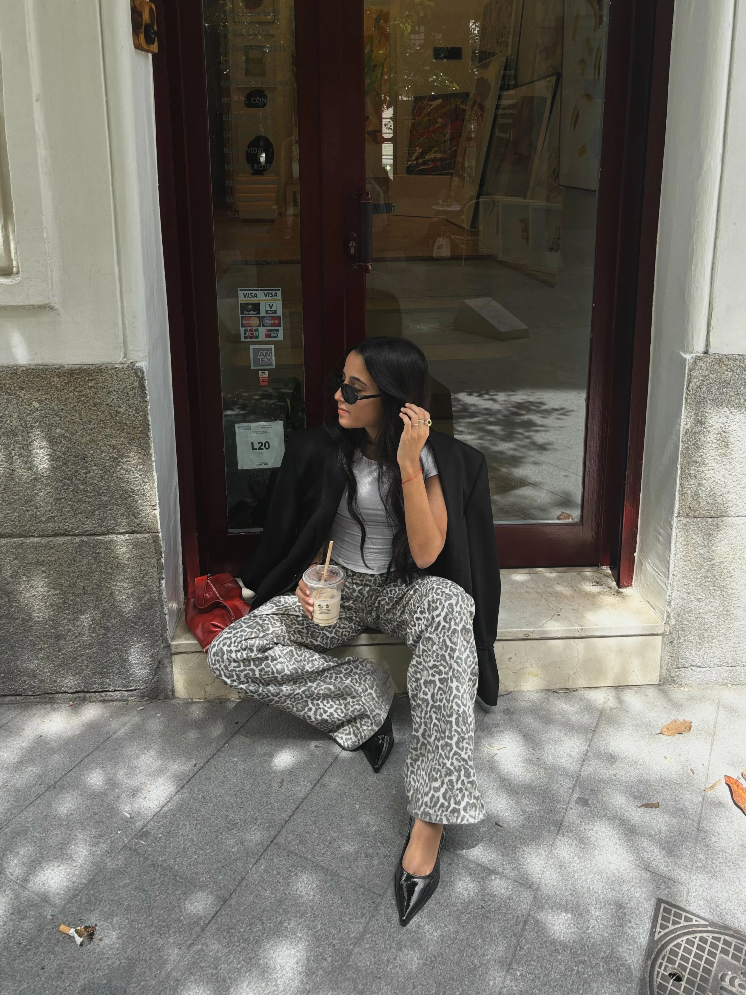 Creación de contenido de moda, estilismo para Instagram, asesoría en TikTok, contenido estético, fashion content, para marcas y agencias PR, showrooms en Madrid Serrano, servicios online y remotos, fashion stylist certificada por Vogue España