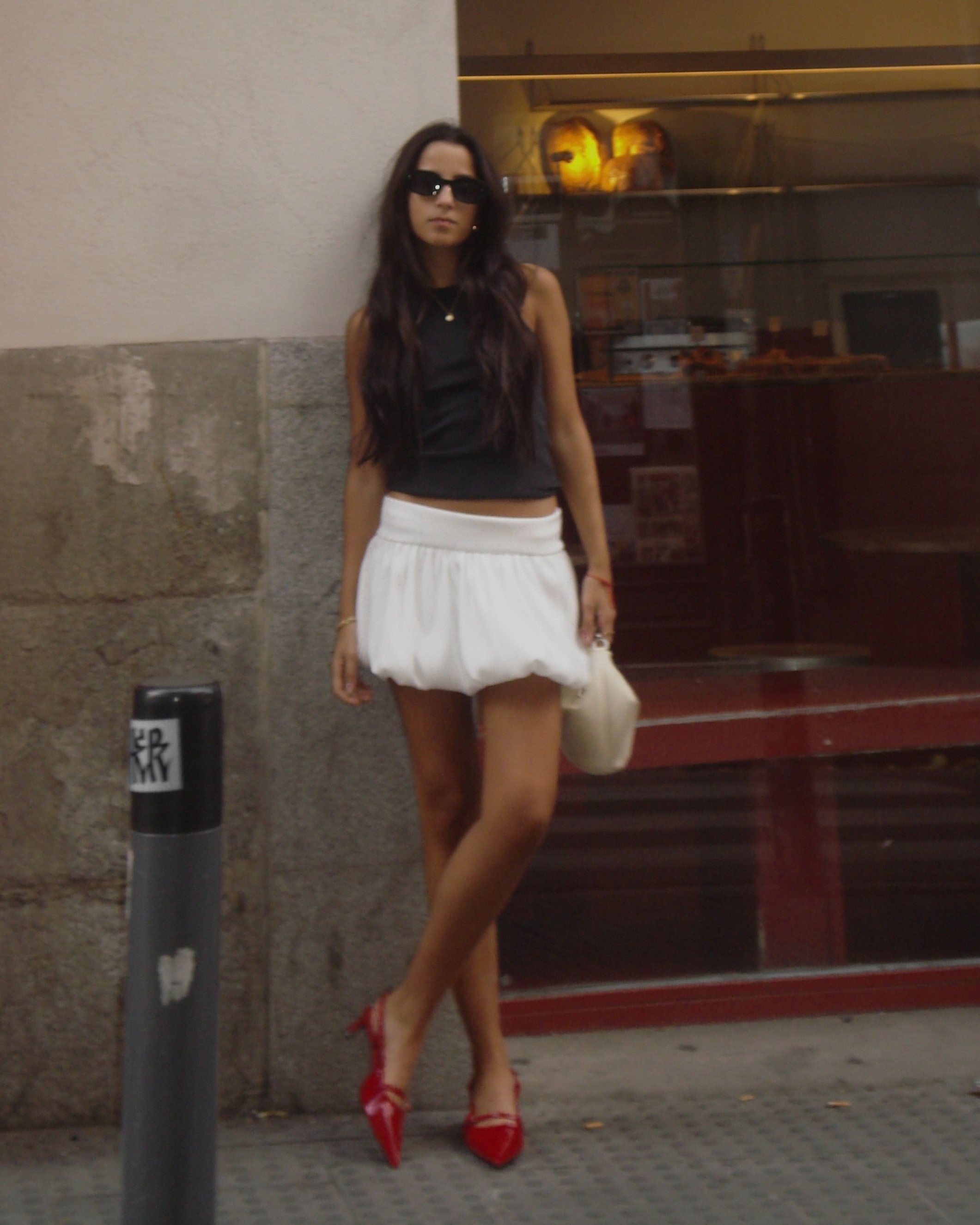 Creación de contenido de moda, estilismo para Instagram, asesoría en TikTok, contenido estético, fashion content, para marcas y agencias PR, showrooms en Madrid Serrano, servicios online y remotos, fashion stylist certificada por Vogue España