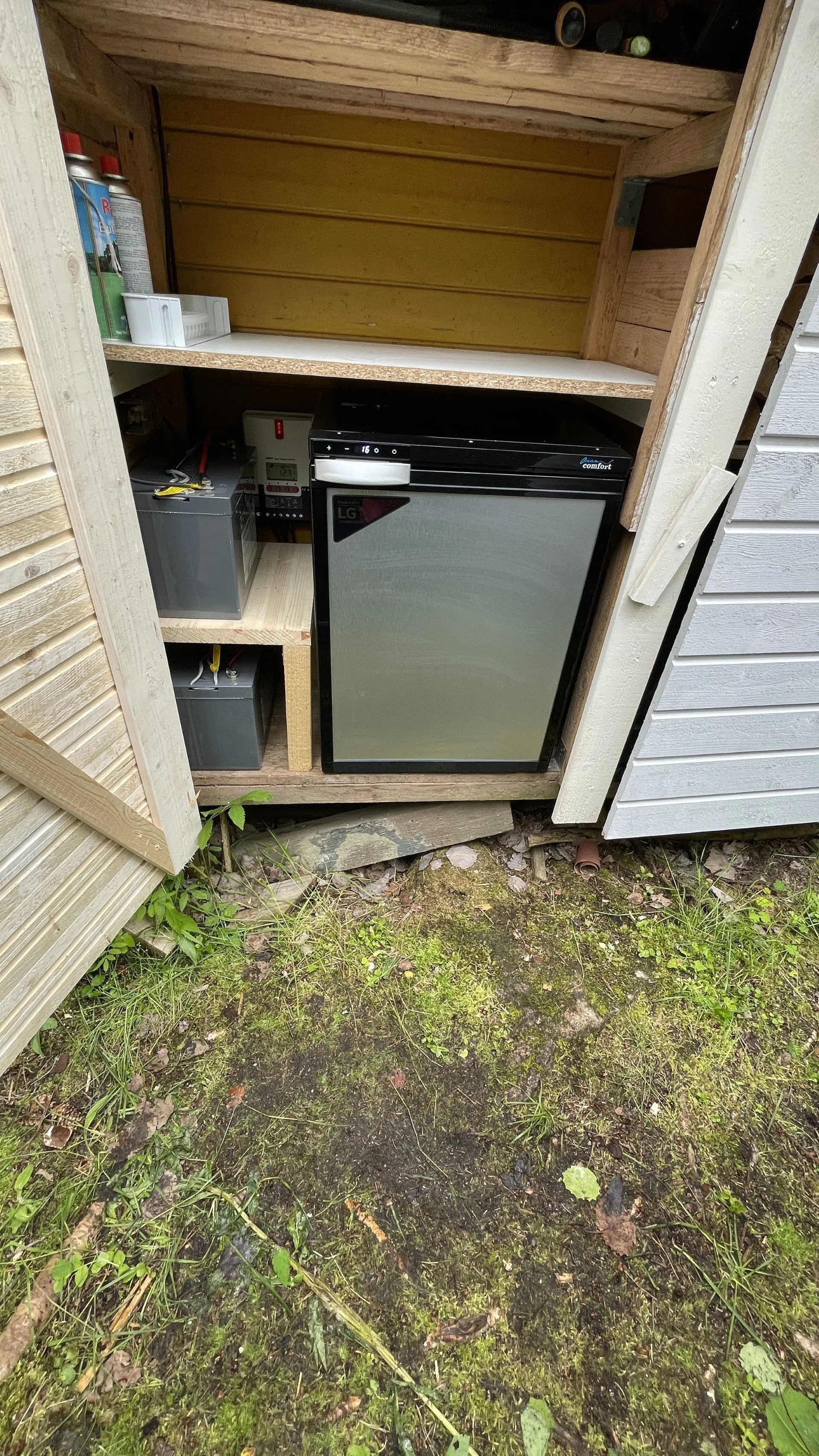 mökkisähkö jääkaappi.jpg