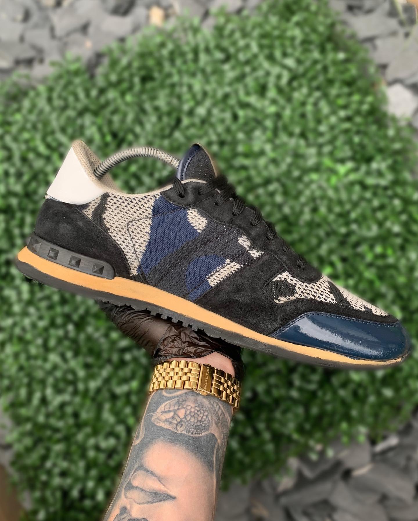 VALENTINOS ALL BOX FRESH FOR ONE OF OUR CUSTOMERS BOOK IN TODAY TO BE STEPPING FRESH AGAIN ✅👀

#shoerestoration #shoecleaning #shoerepair #restoration