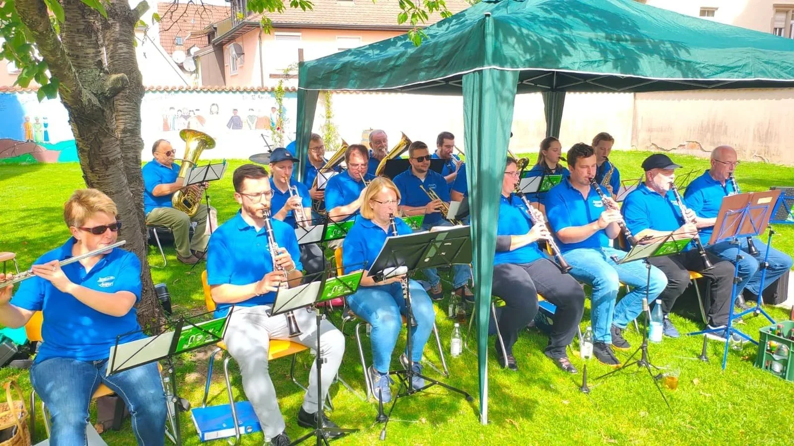 „Neue Töne - Stadtkapelle Rastatt” beim Pfarrfest St. Alexander