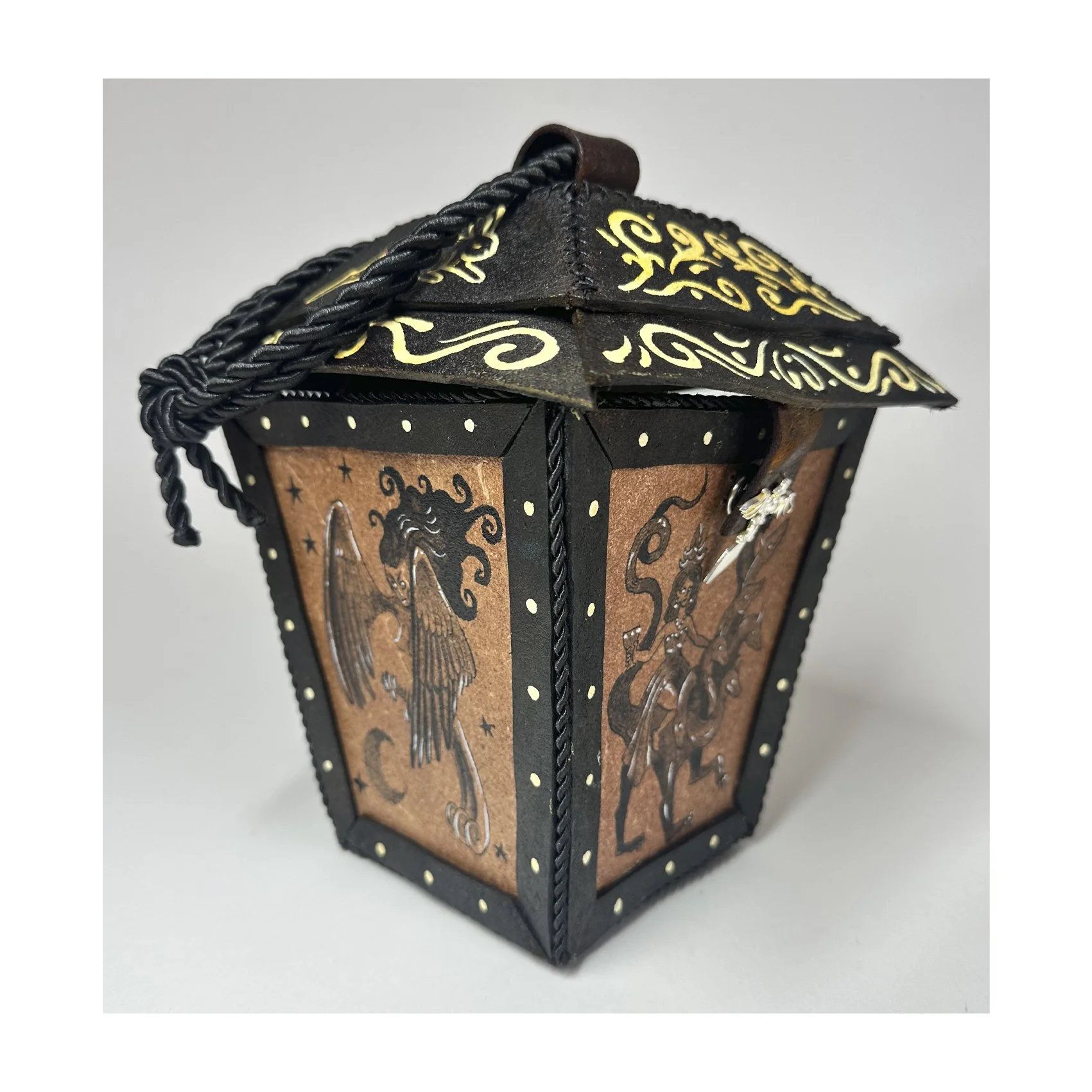 Eos (Lantern Handbag)