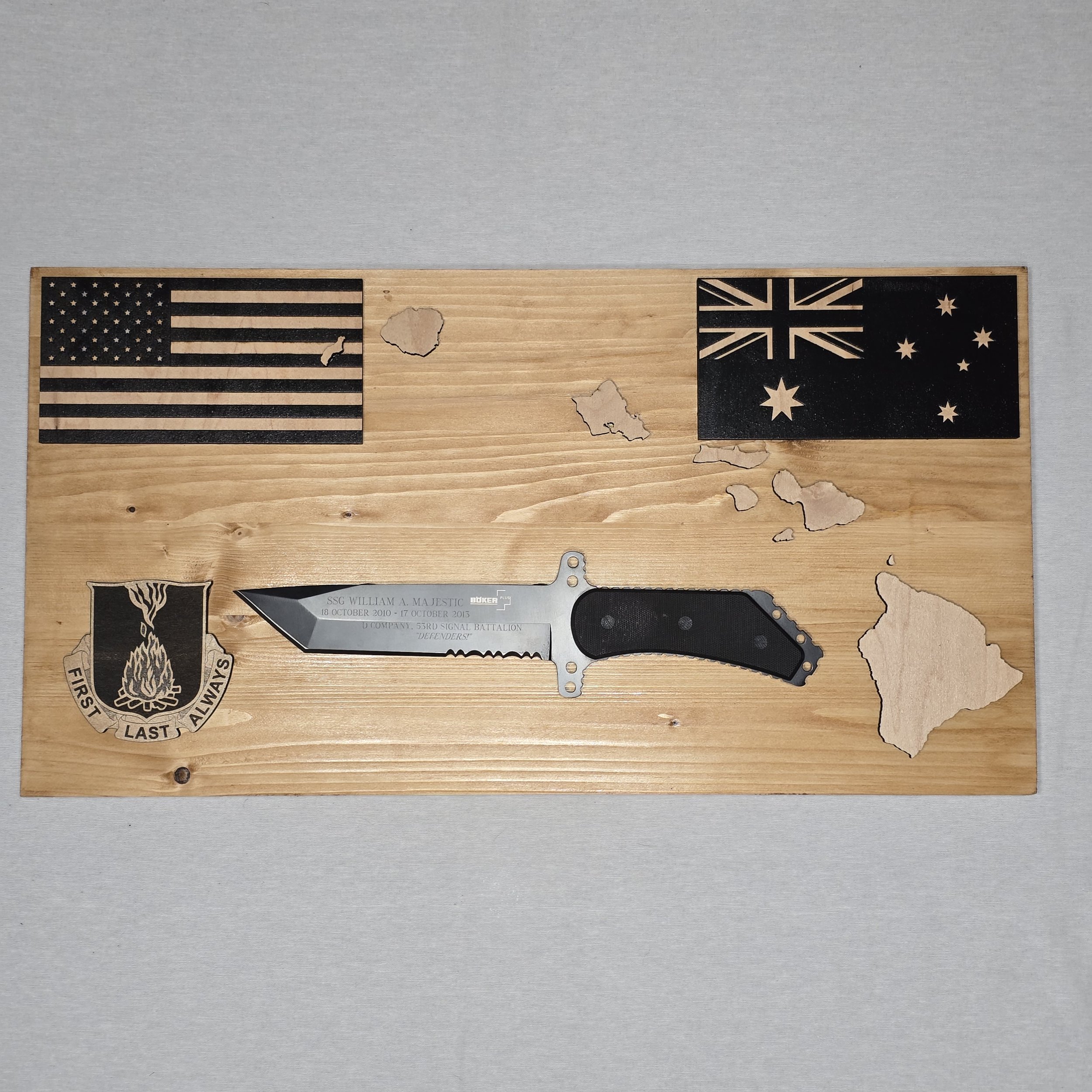 Custom Plaque Built to Magnetically Showcase a Previously Presented Knife