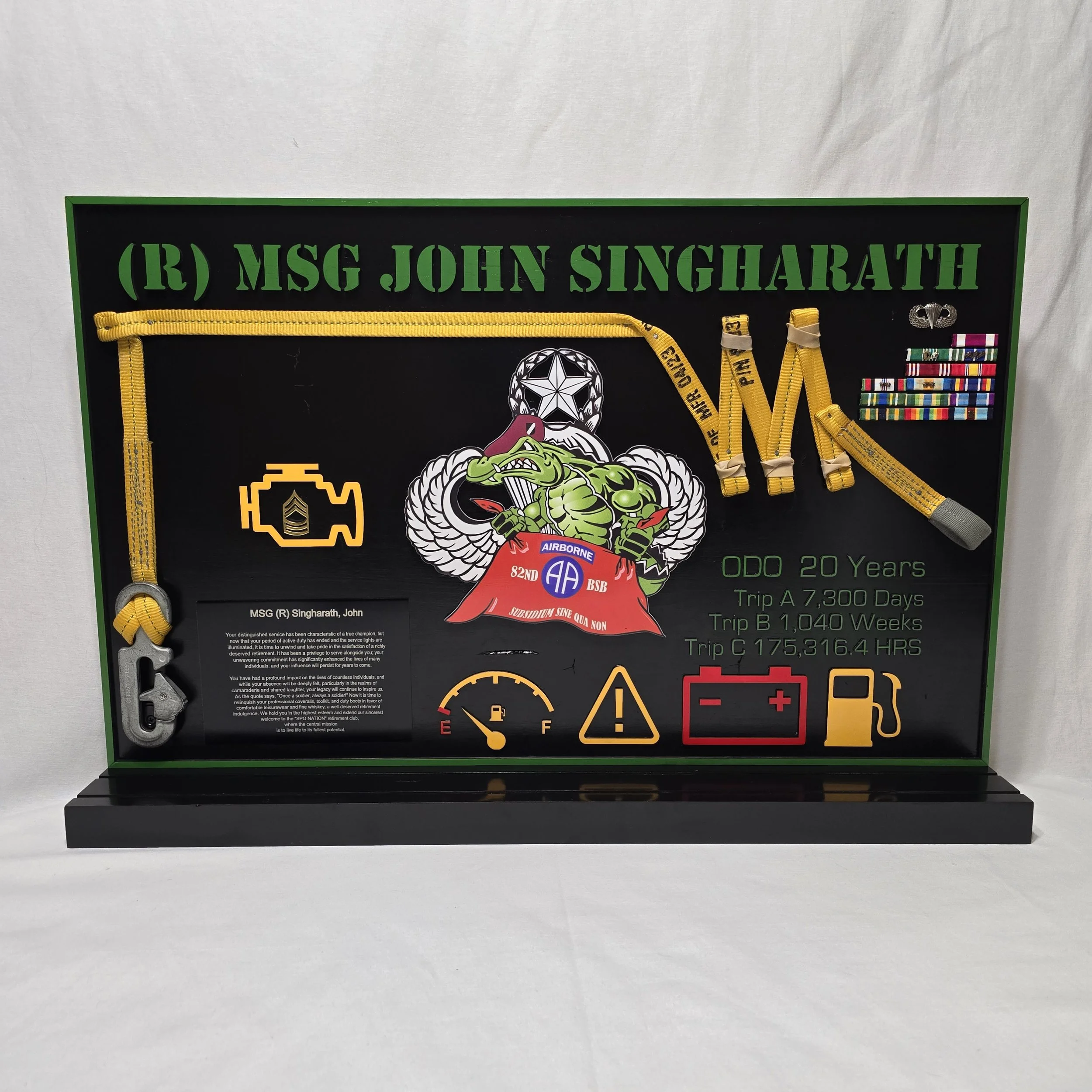 30x20 Plaque with Two-Row Coin Holder and Static Line