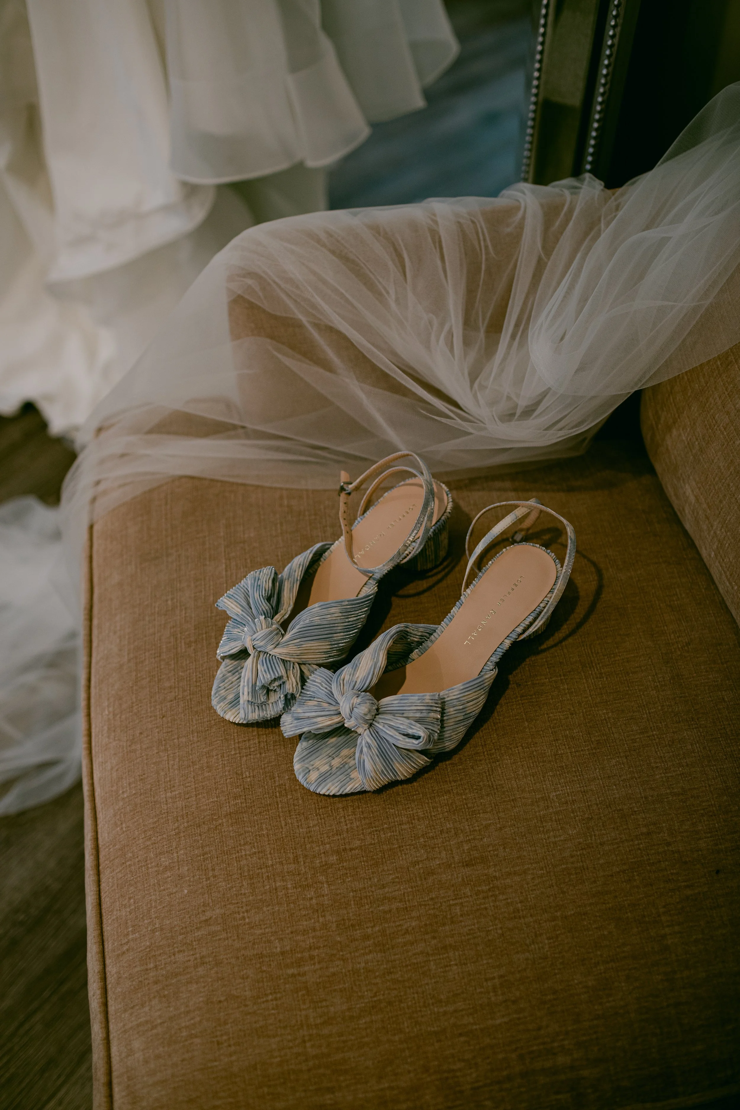 Amy- getting ready-8.jpg