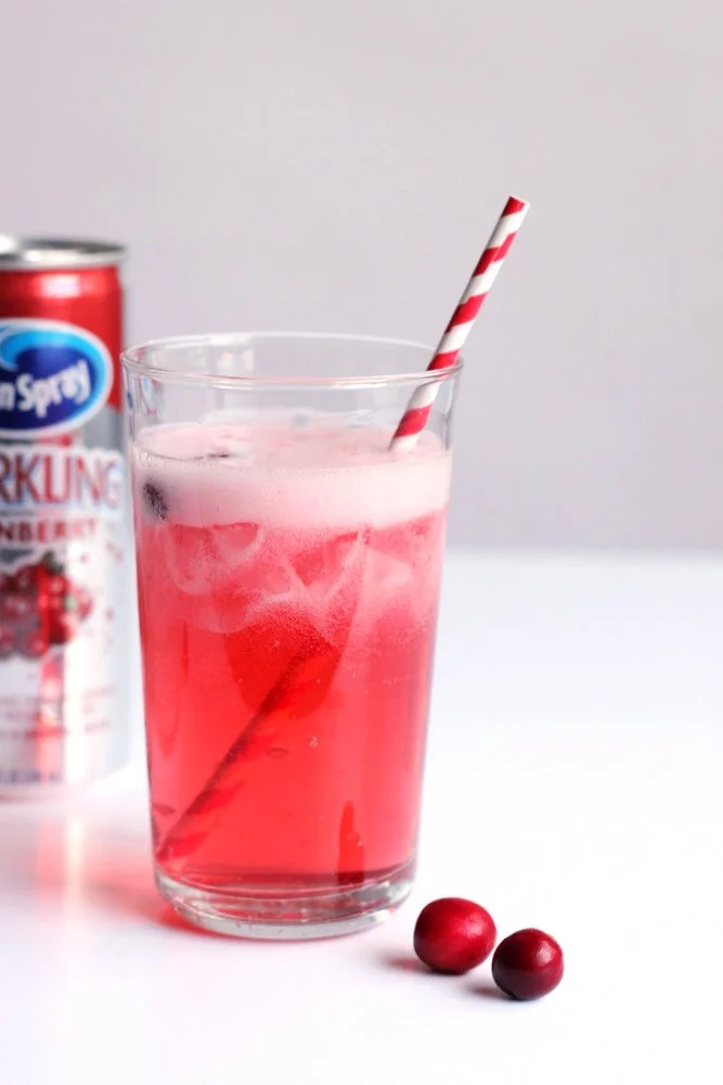Easy Holiday Cocktail: Spiked Cranberry Spritz