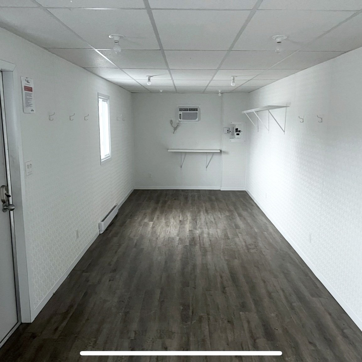 intérieur vide propre.jpg